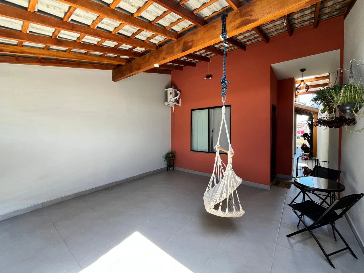 Casa Moderna no Parque das Palmeiras, Pinda | 2 Dorms (1 Suíte) e Planejados