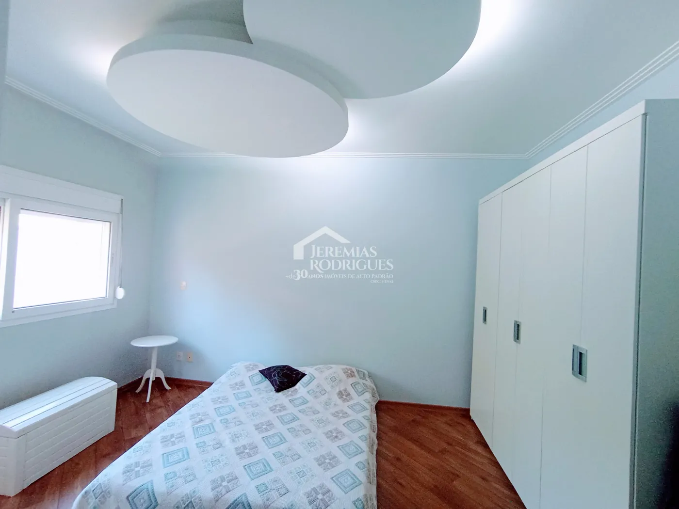 Casa à venda com 4 dormitórios no Condomínio Village Paineiras em Pindamonhangaba/SP