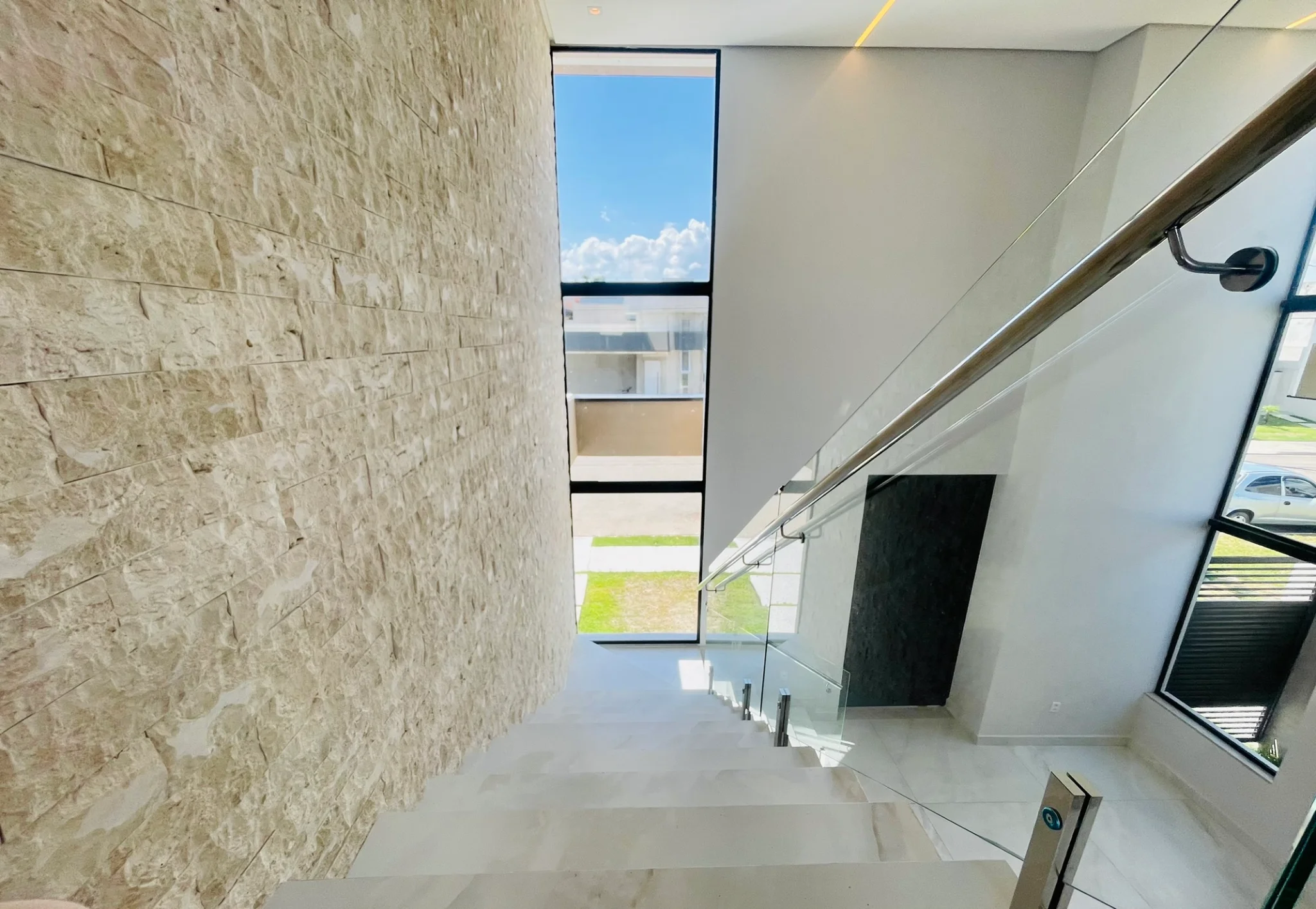 Casa para venda e locação com 3 dormitórios no Condomínio Terras do Vale em Caçapava/SP. 