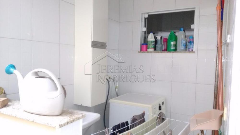 Casa à venda com 3 dormitórios no Condomínio Campos do Conde II em Tremembé/SP.