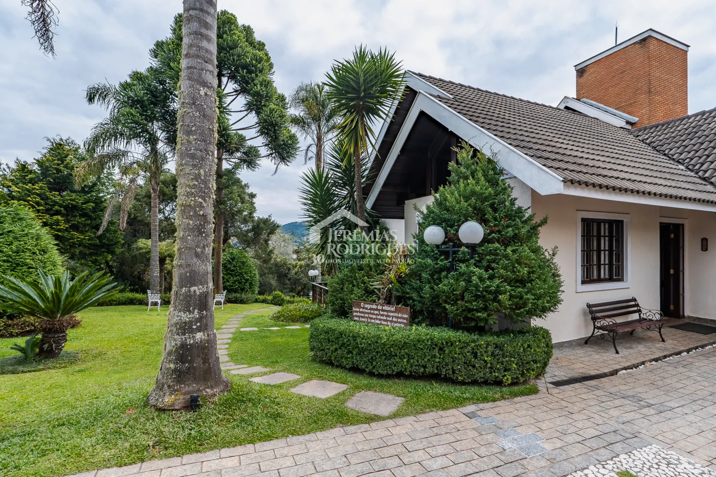 Casa com 4 dormitórios, 450 m² - Atalaia - Campos do Jordão/SP