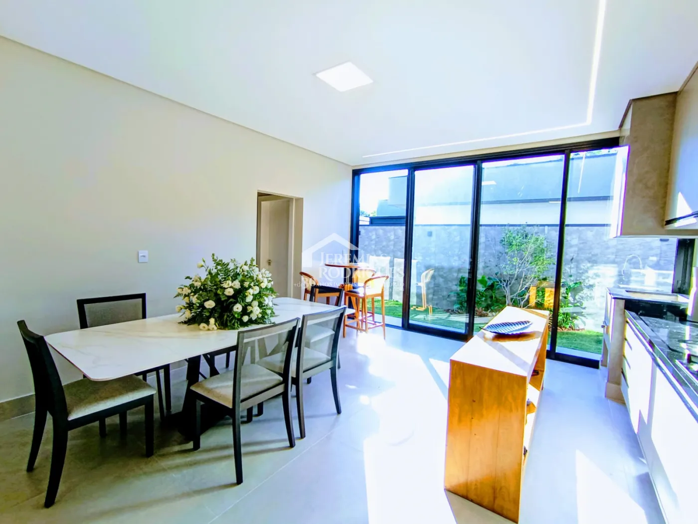 Casa mobiliada e decorada à venda com Exclusividade no Condomínio Cyrella Landscape em Taubaté/SP