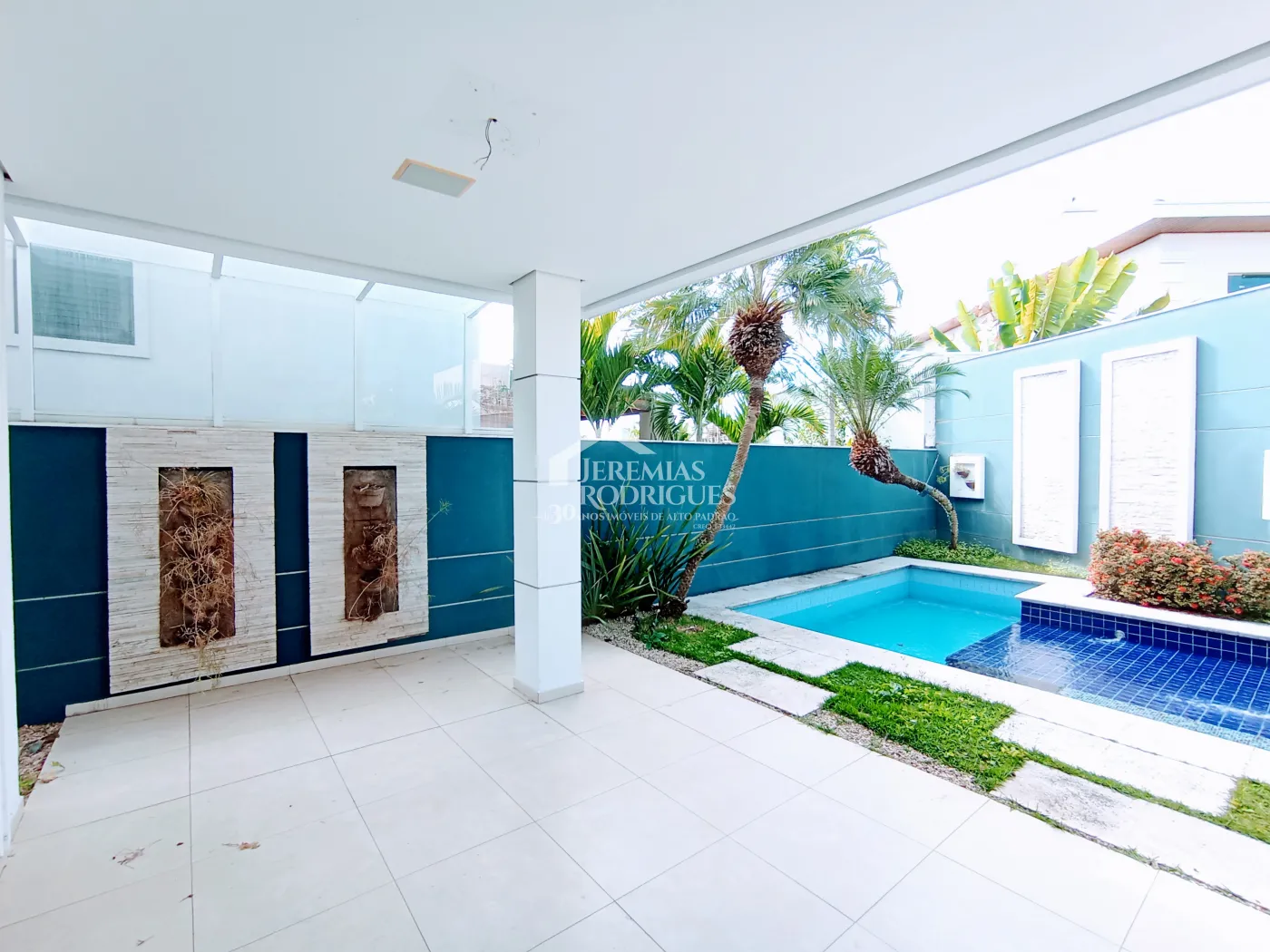 Casa para venda e locação com 4 suítes no Condomínio Taubaté Village em Taubaté/SP.