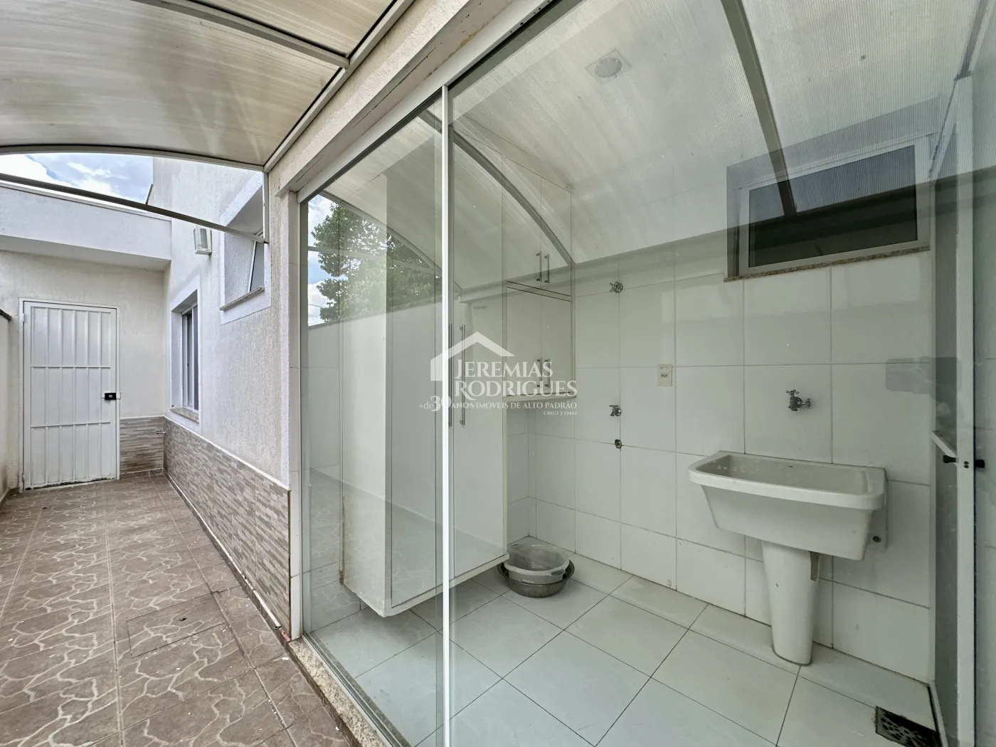 Casa para venda e locação com 4 suítes no Condomínio Campos do Conde II em Tremembé/SP