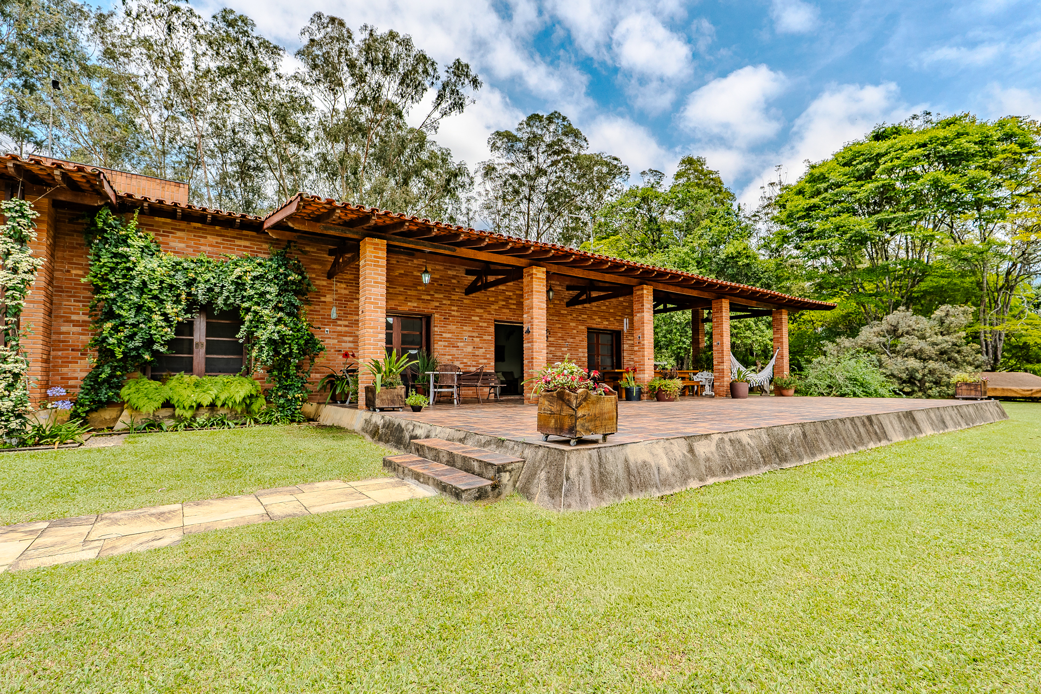 Fazenda à venda com 89,87 ha no bairro Piracuama em Pindamonhangaba/SP. 