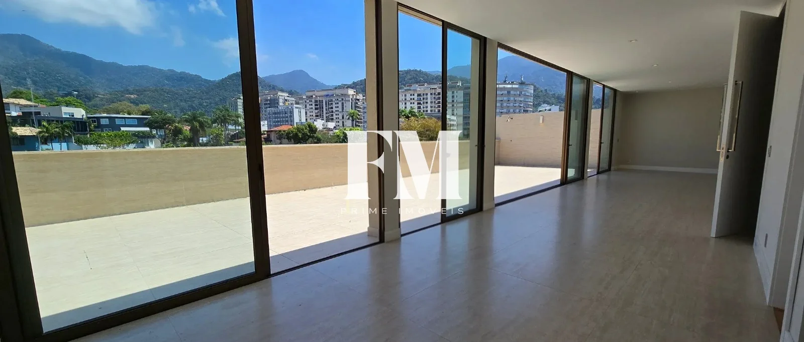 Cobertura linear, toda modernizada à venda no Leblon, São 460m², 4 suítes, vista indevassável! - foto 8