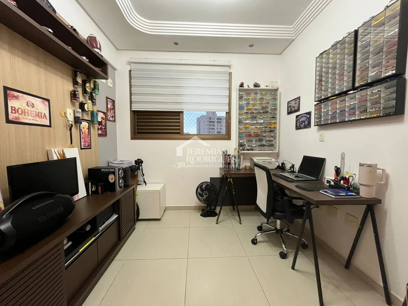 Apartamento duplex à venda com 2 dormitórios, 107 m² no Edifício Jabuticabeiras em Taubaté/SP.