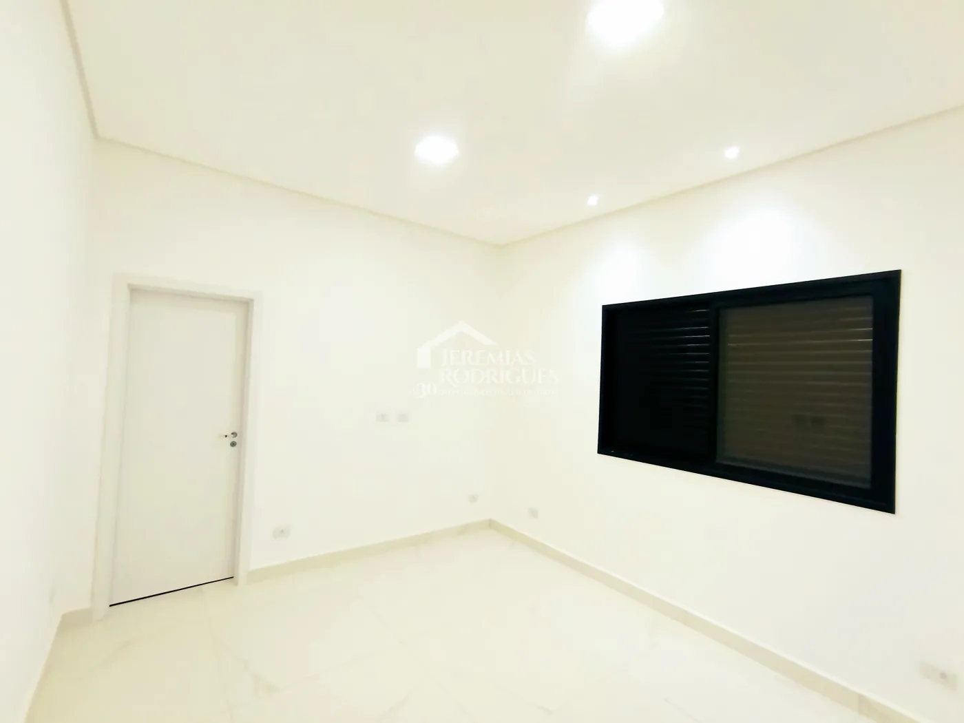 Casa assobradada à venda com 4 dormitórios no Condomínio Cyrella Landscape emTaubaté/SP.