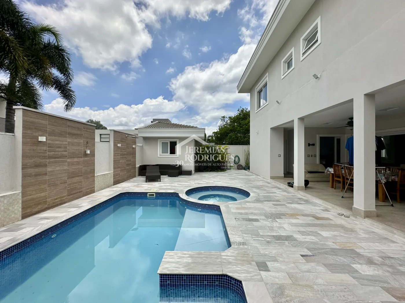 Casa com 4 dormitórios, 369 m² - Condomínio Terras de San Marco - Taubaté/SP.