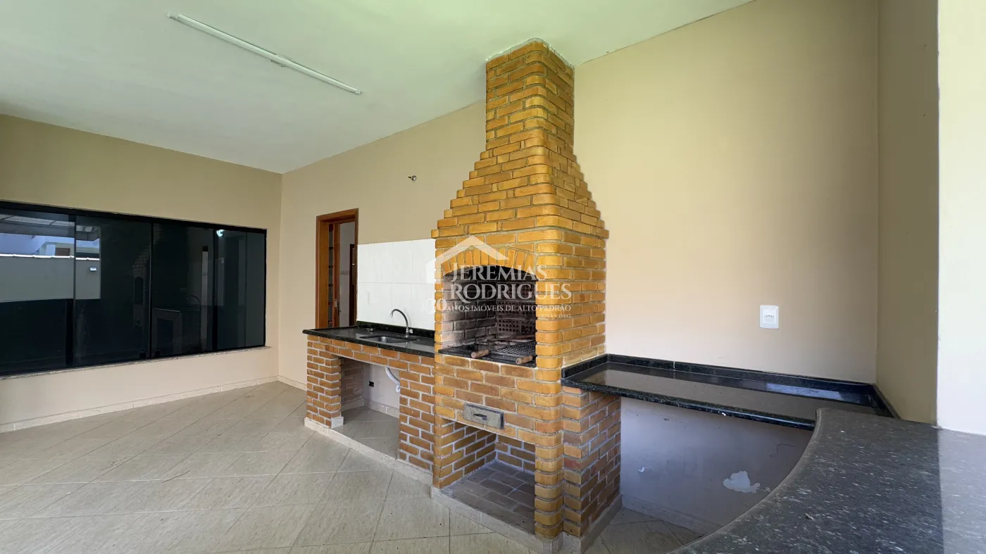 Casa para venda e locação com 4 dormitórios no Condomínio Real Ville I em Pindamonhangaba/SP.