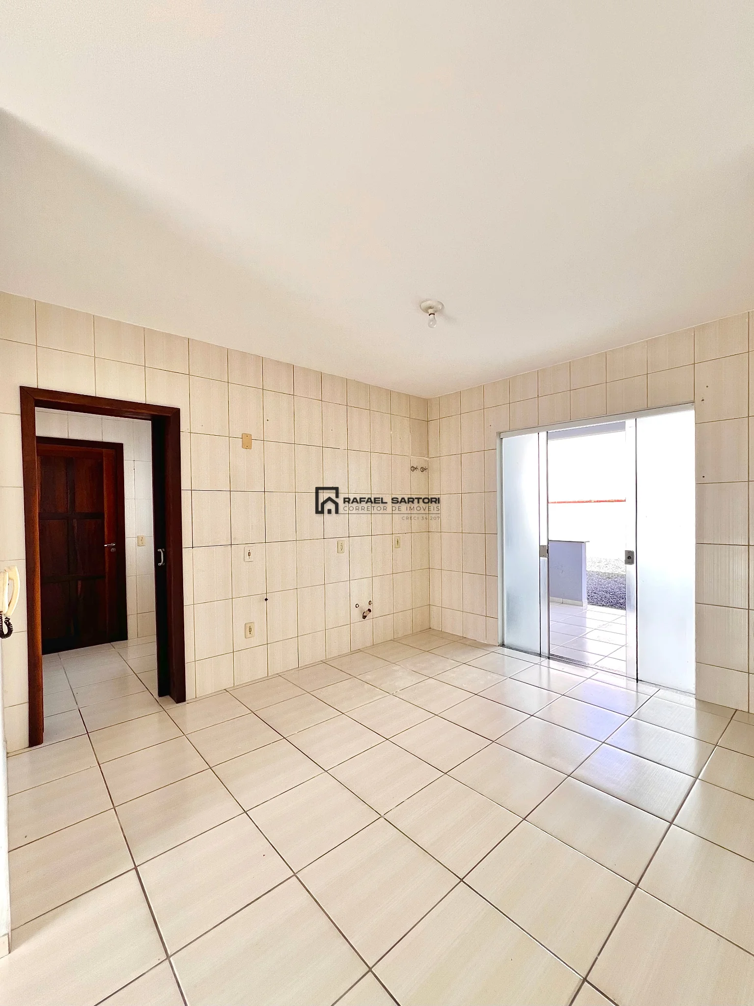 CASA COM 03 QUARTOS NO AMIZADE — foto 5