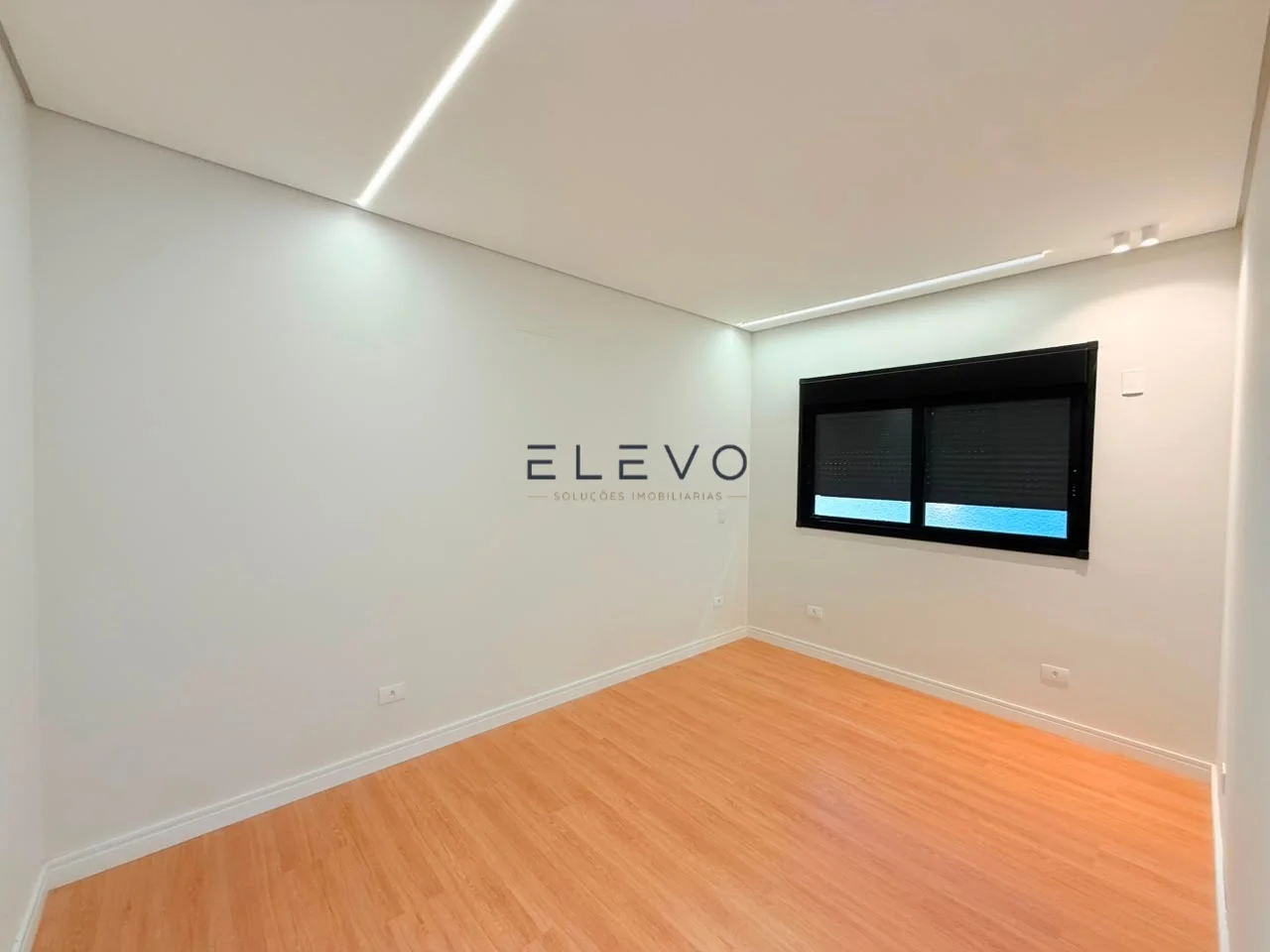 Casa Alto Padrão à Venda no Jardim Real | 3 Suítes, Automação Alexa e Piscina Aquecida