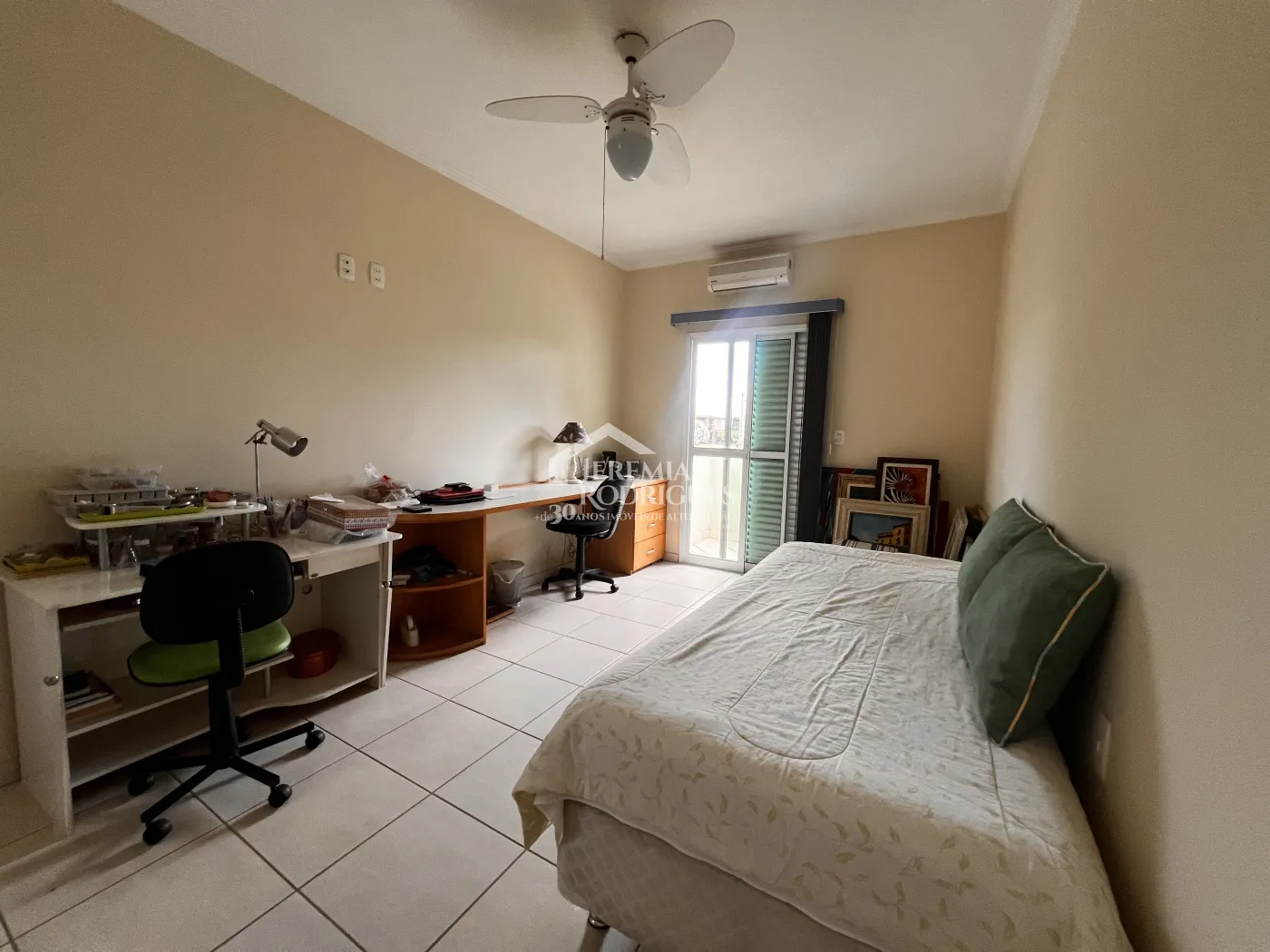 Casa com 4 dormitórios, 305 m² - Condomínio Taubaté Village - Taubaté/SP.