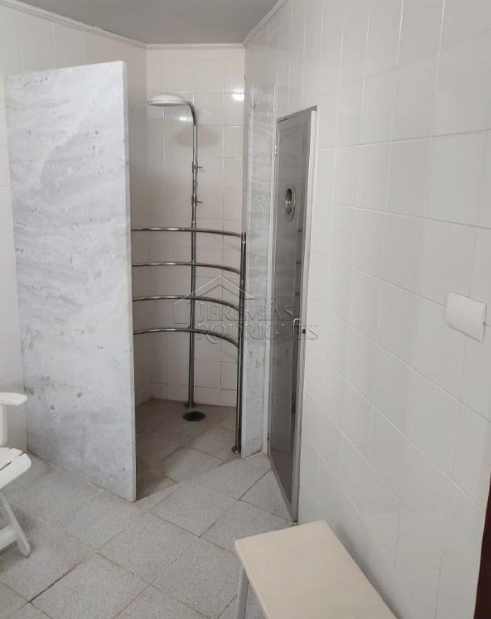 Apartamento para locação com 3 dormitórios, 256 m² no Edifício Plaza Alta em Taubaté/SP.