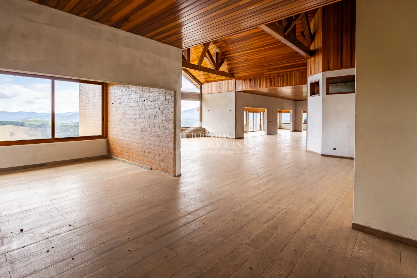 Fazenda com 2.904.000 m² - Sapucaí-Mirim - MG