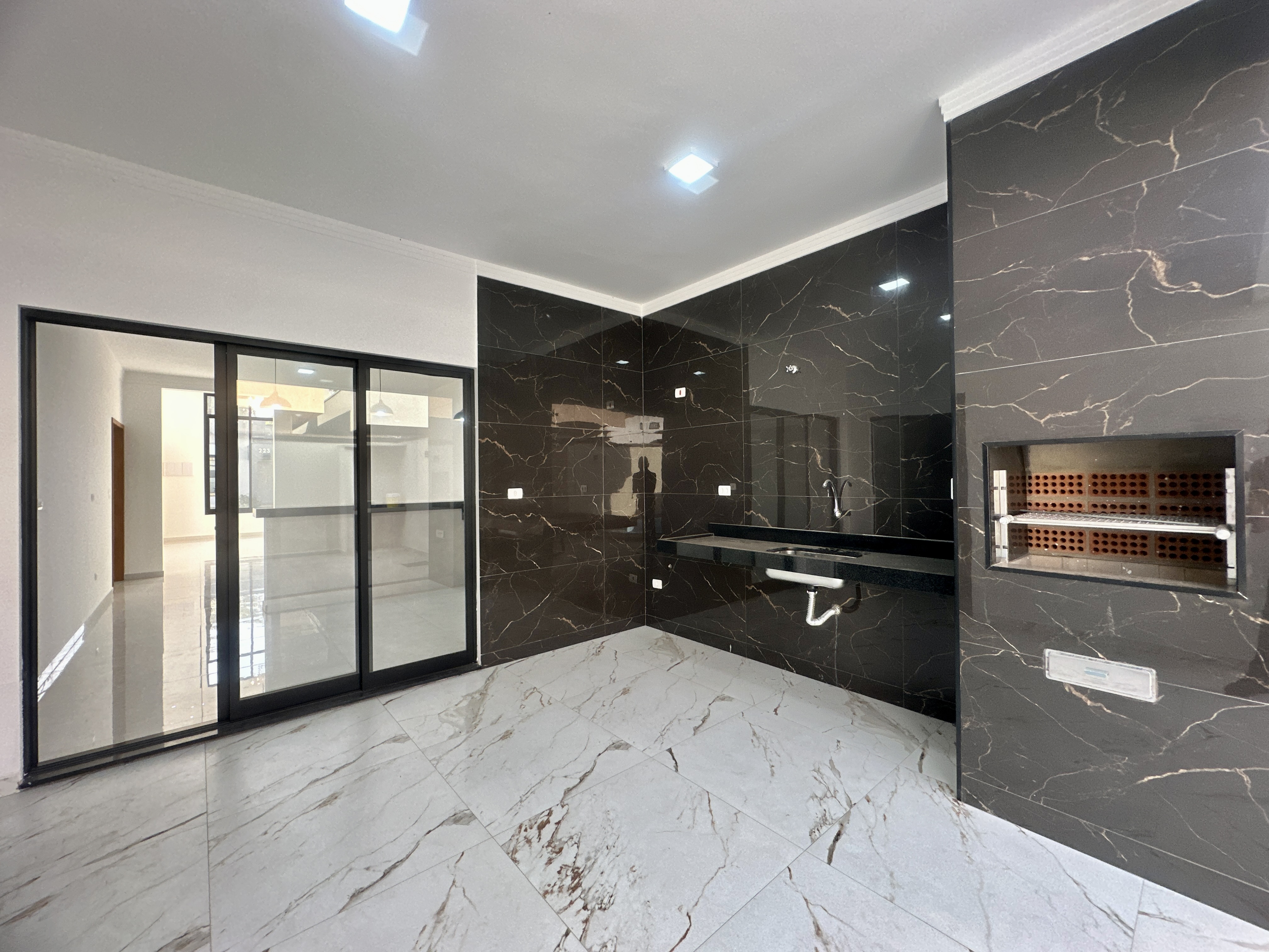 Casa à venda com 3 dormitórios no Condomínio Residencial Tecoara em Taubaté/SP