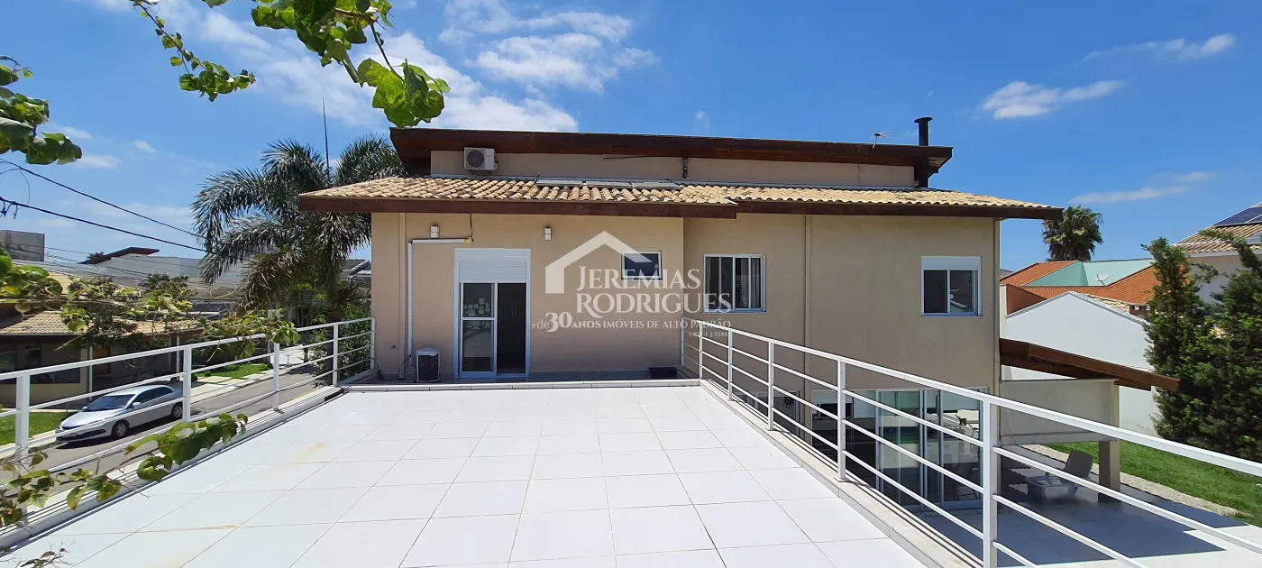 Casa com 3 suítes para venda no Condomínio Campos Do Conde II Versailles em Tremembé/SP