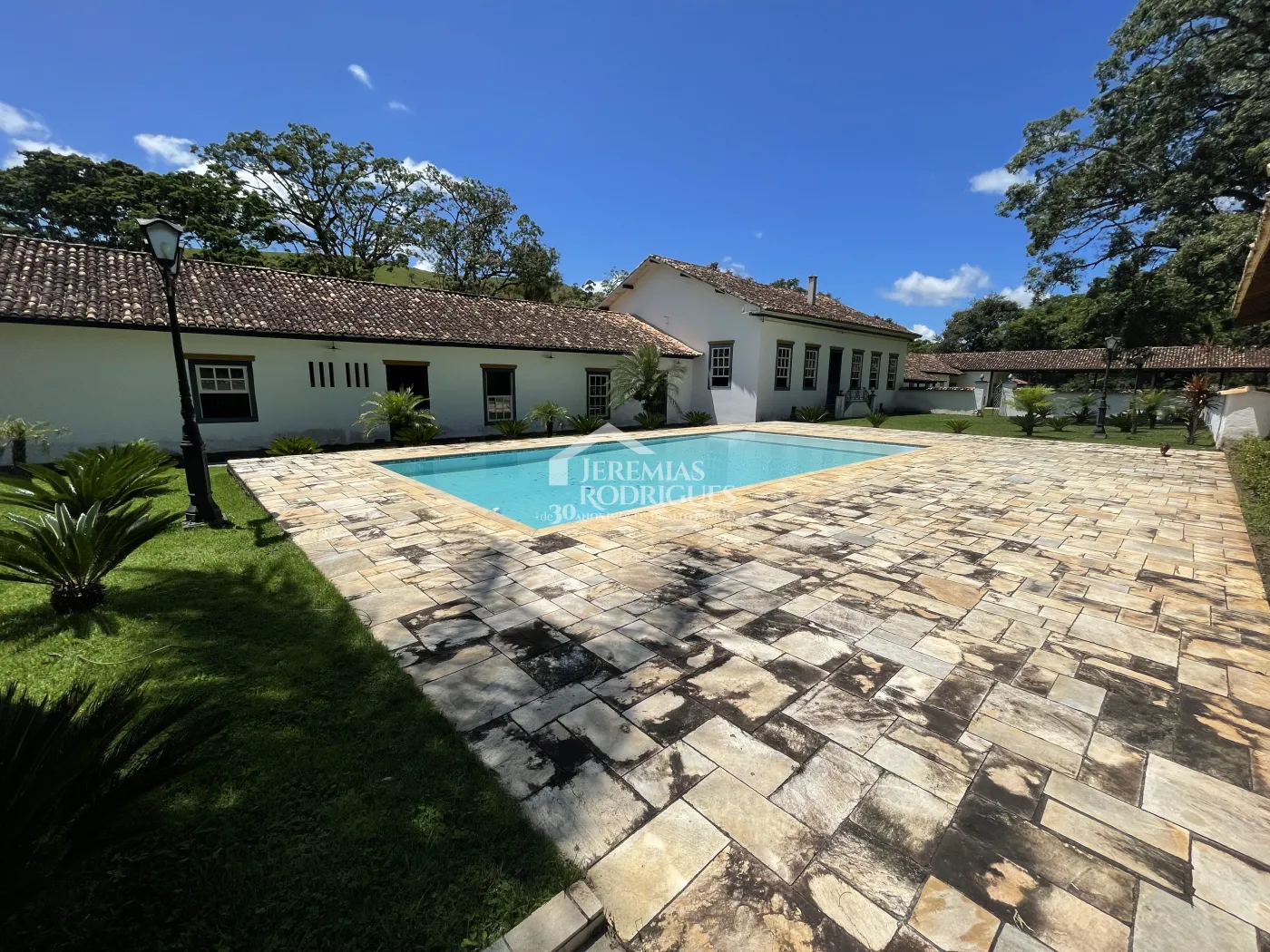 Fazenda com 12 dormitórios - Taubaté/SP