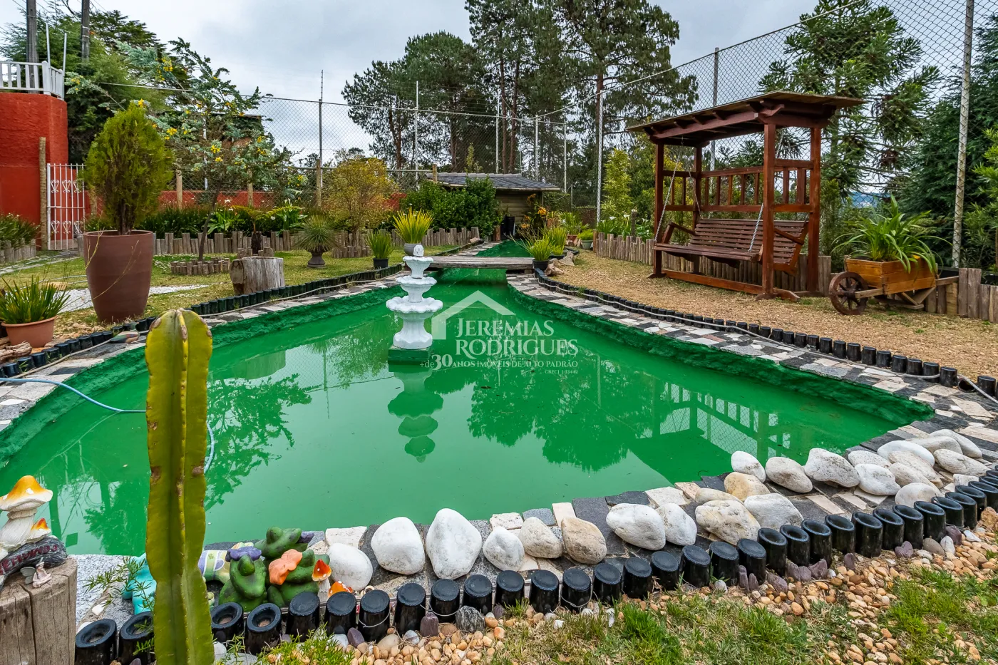 Casa com 5 suítes, 950 m² - Alto do Capivari - Campos do Jordão/SP