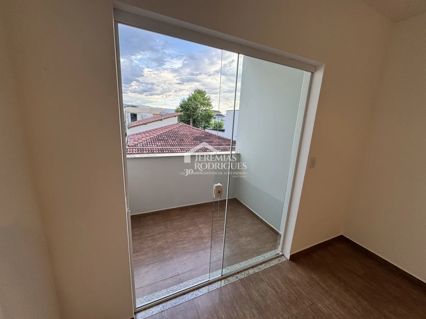 Casa para venda com 3 dormitórios no Condomínio Campos do Conde II Chamboard em Tremembé/SP