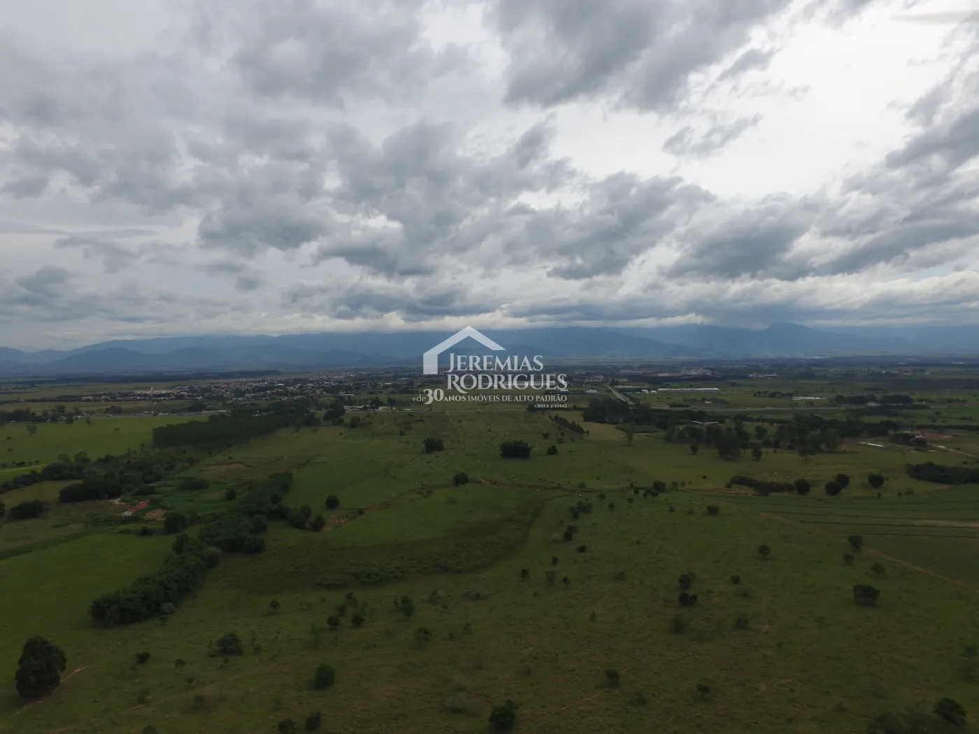 Terreno com 800.000 m² - Feital - Pindamonhangaba/SP.