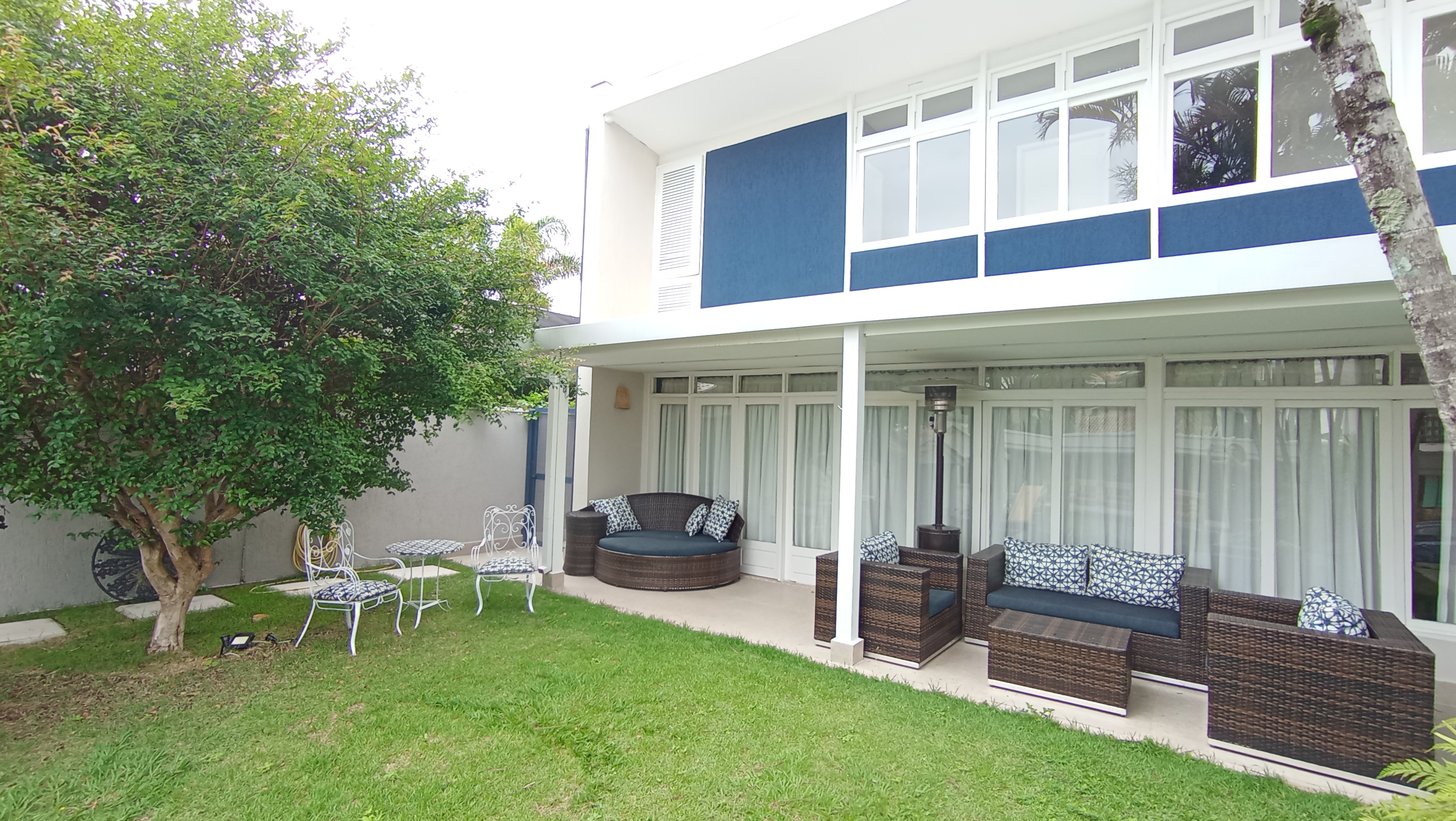 Casa à venda com 3 dormitórios no Condomínio Portal do Sol em Tremembé/SP.