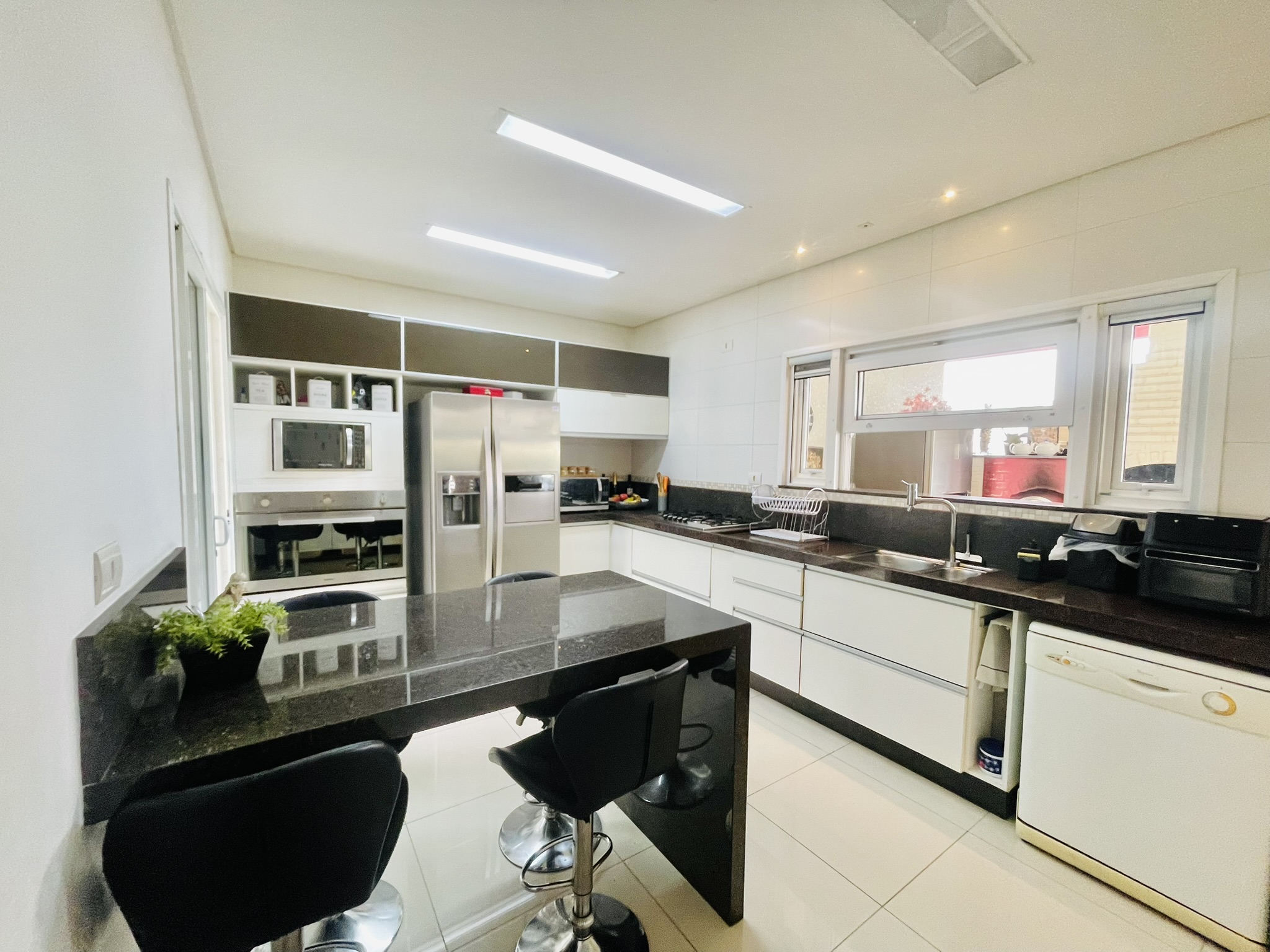 Casa para venda com 4 dormitórios no Condomínio Campos Do Conde I em Tremembé/SP