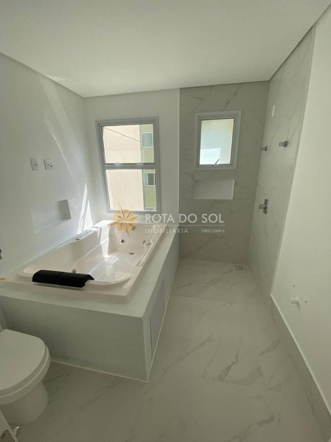 Belíssimo Apartamento 4 Suítes Quadra Mar Meia Praia Itapema SC