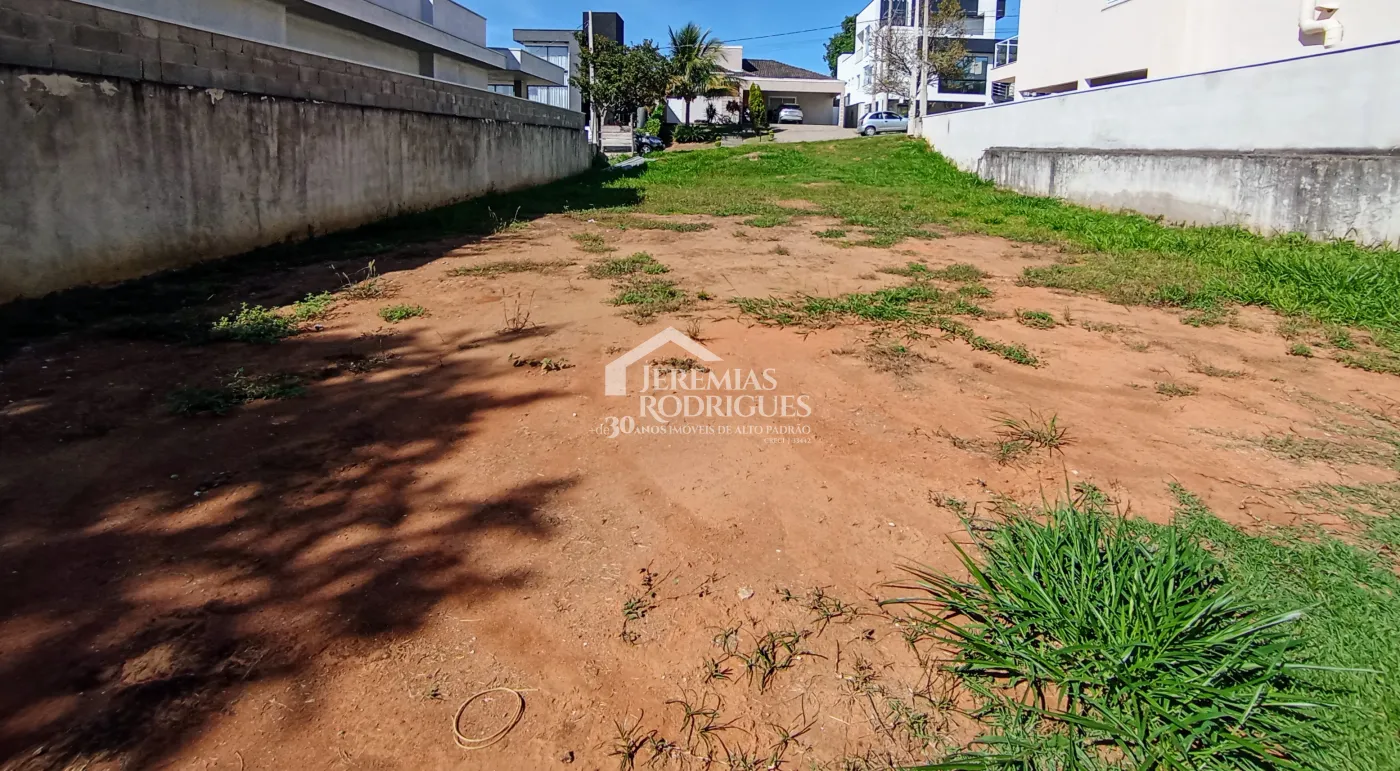 Terreno à venda com 405 m² no Condomínio Reserva dos Lagos em Pindamonhangaba/SP