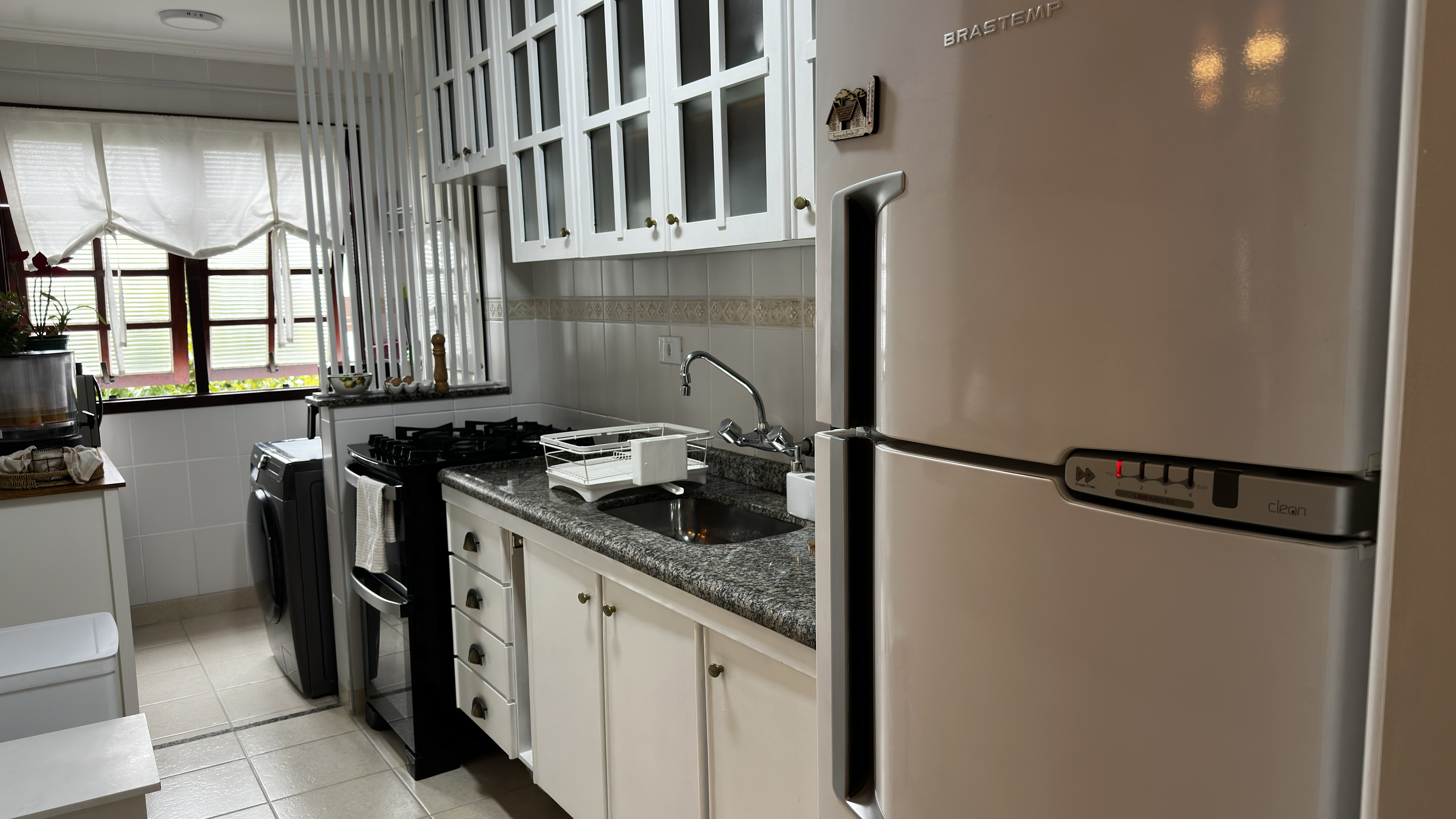 Apartamento à venda com 3 dormitórios, 87 m² no Capivari em Campos de Jordão/SP. 