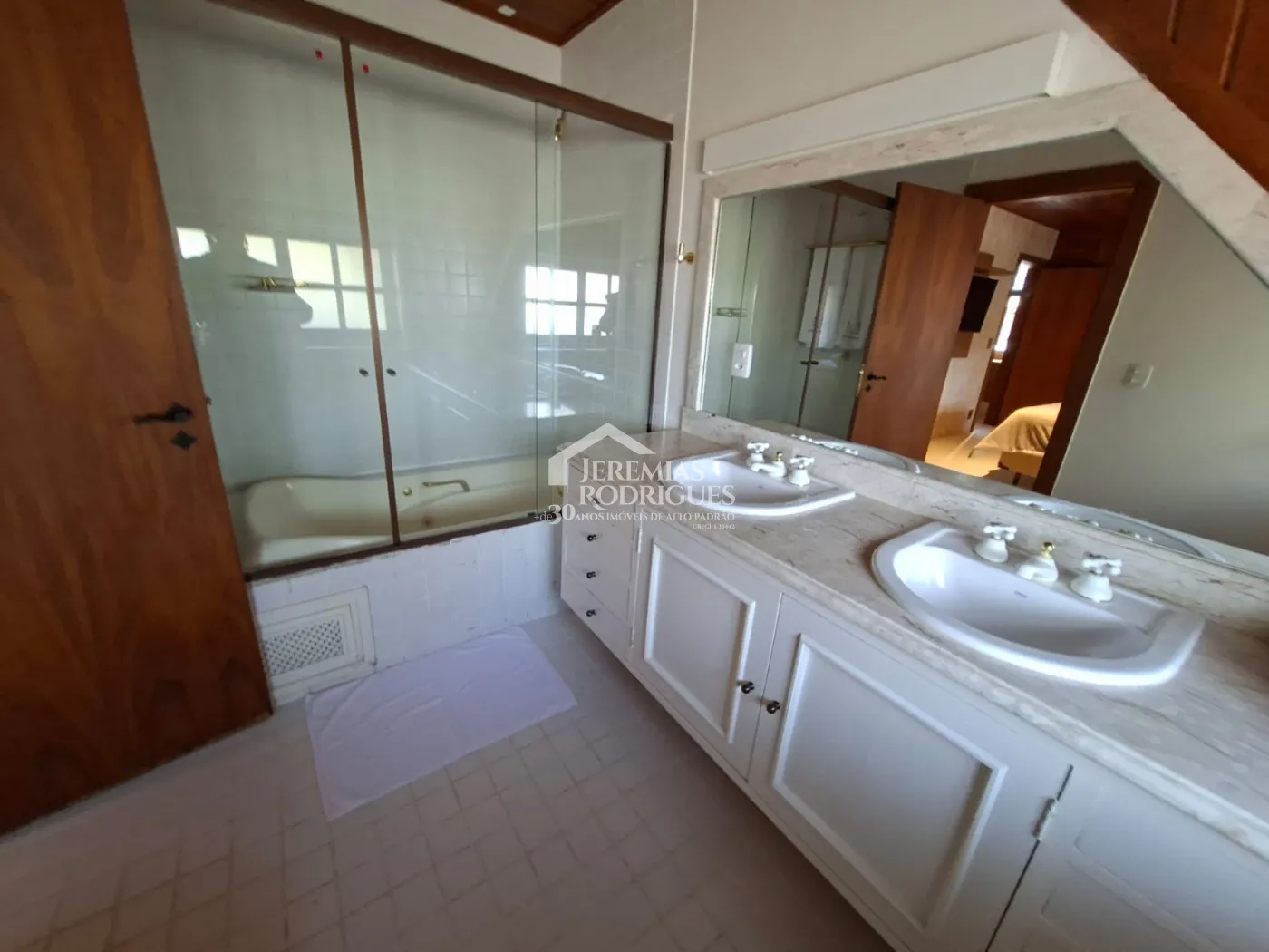 Apartamento à venda com 4 suítes, 171 m² no Edifício Cottage em Campos do Jordão/SP