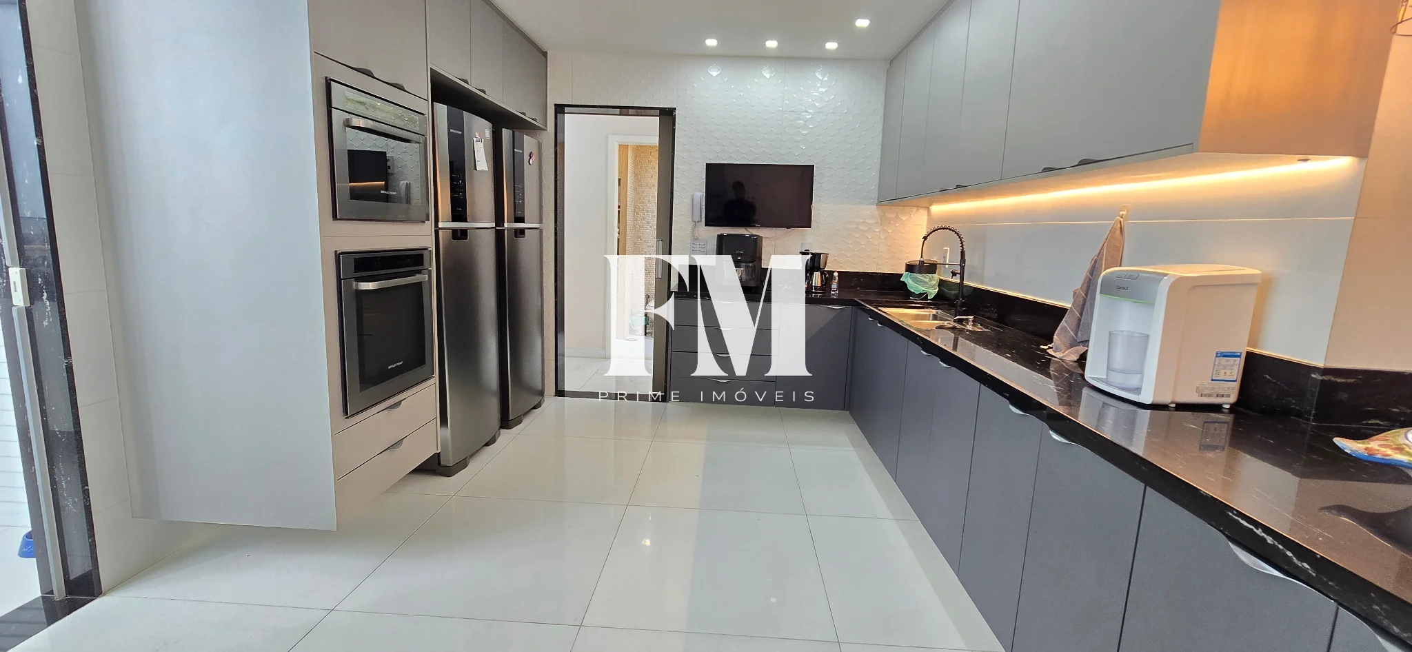 OPORTUNIDADE! Apartamento espetacular, todo  modernizado à venda na Rua Figueiredo Magalhães, Copacabana. - foto 17