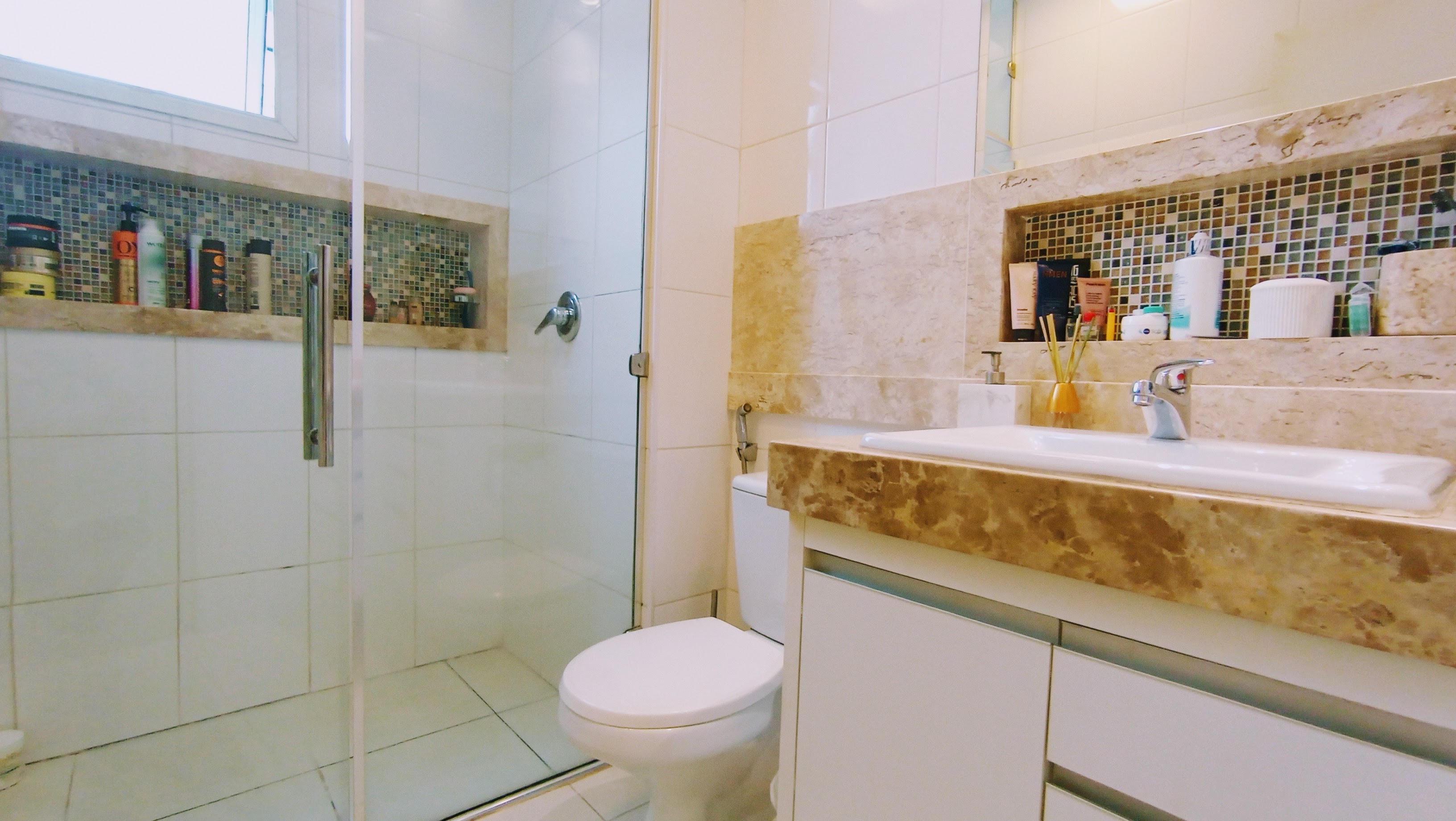 Apartamento à venda com 3 suítes no Condomínio Renaissance em Taubaté/SP.