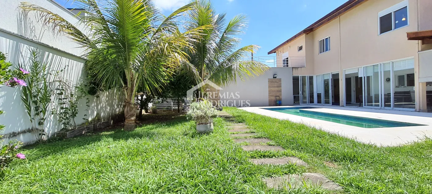 Casa com 3 suítes para venda no Condomínio Campos Do Conde II Versailles em Tremembé/SP