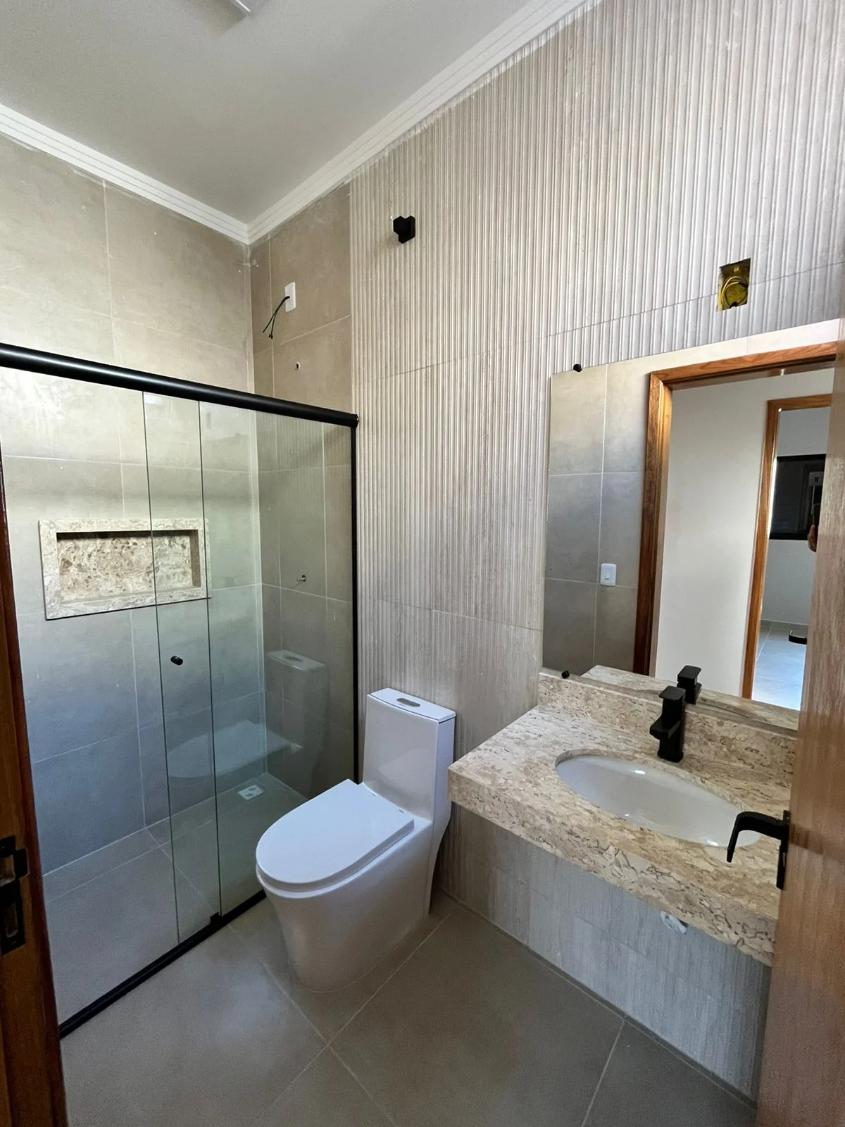 Casa à venda no Santa Clara – 3 quartos, suíte, área gourmet | Pindamonhangaba