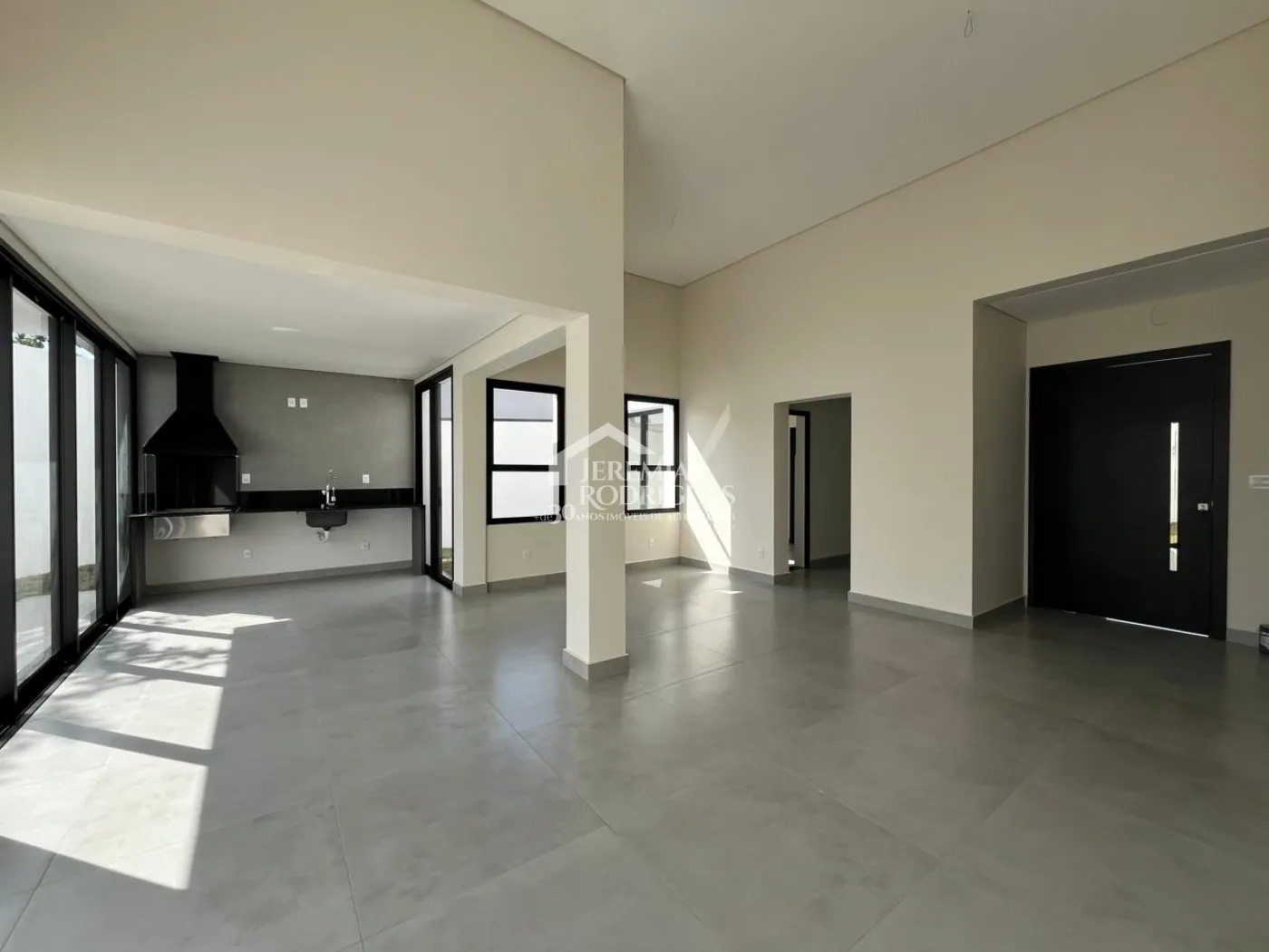 Casa com 3 dormitórios, 199 m² - Condomínio Parque das Araucárias - Tremembé/SP.