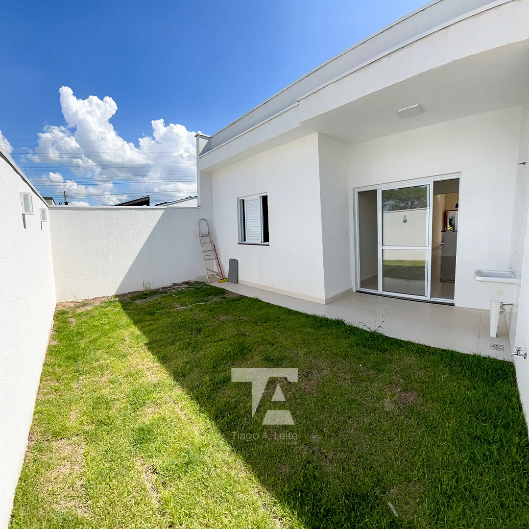 Casa térrea com 3 dormitórios à venda no Laguna Residencial em Pindamonhangaba/SP