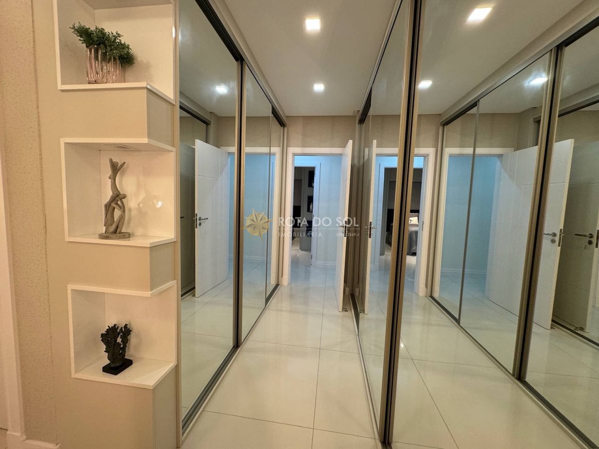 Imperial Palace Apartamento 5 Suítes Meia Praia Itapema SC — foto 30