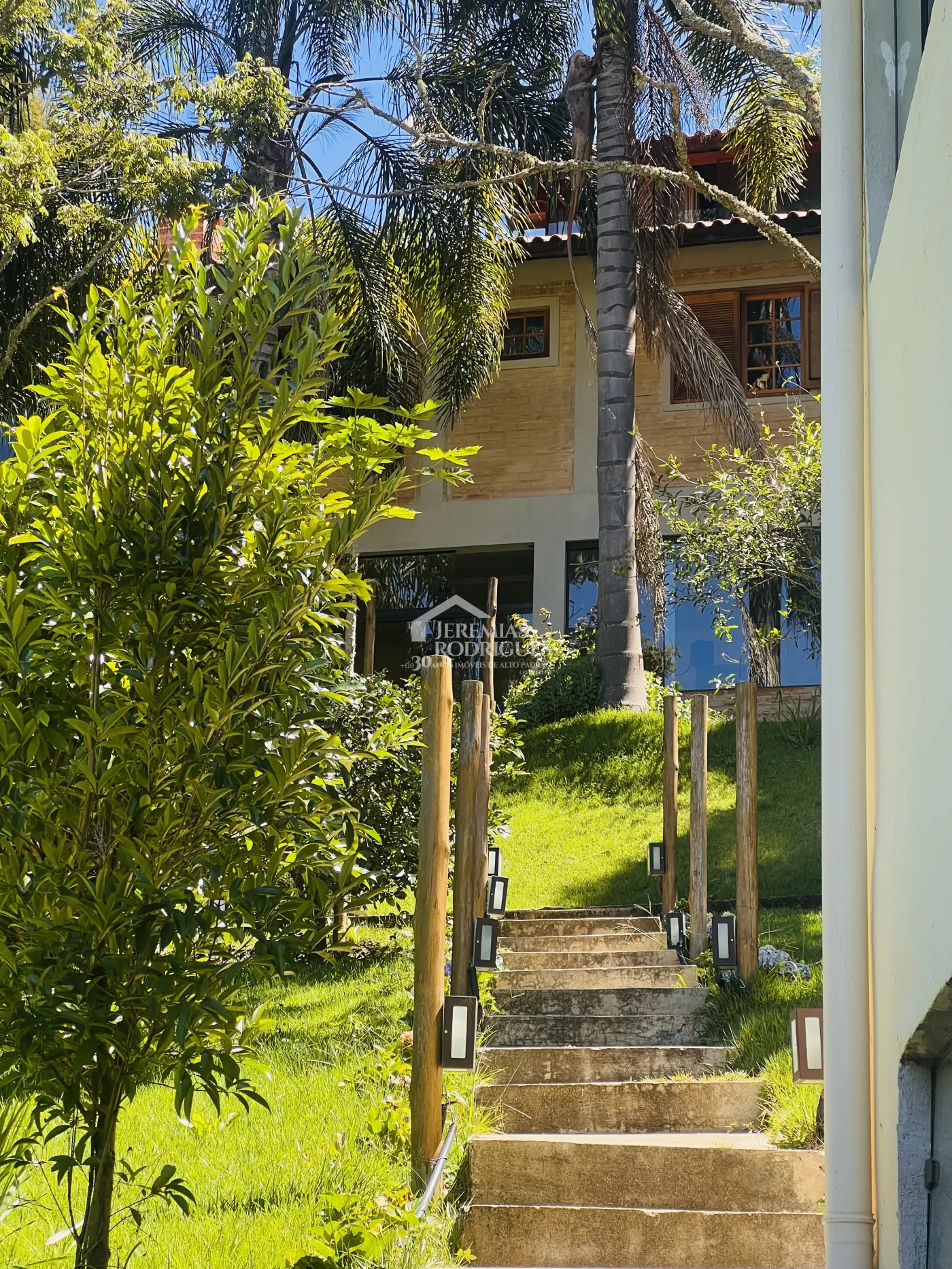 Chácara com 2 casas e 7 suítes - Loteamento Cortina D´Ampezzo - Santo Antônio do Pinhal/SP