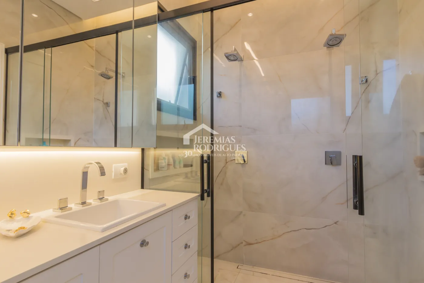 Casa à venda no Condomínio Residencial Terras de San Marco em Taubaté/SP.