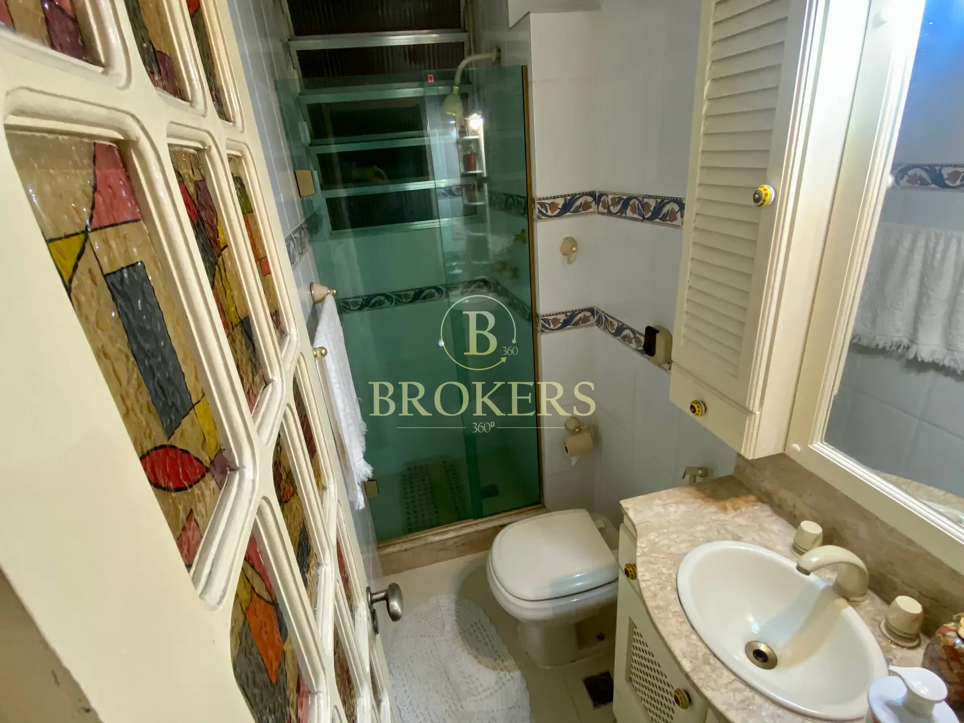 Oportunidade na quadra da praia Copacabana, Posto 3! Apartamento modernizado à venda, 2 quartos , s — foto 10