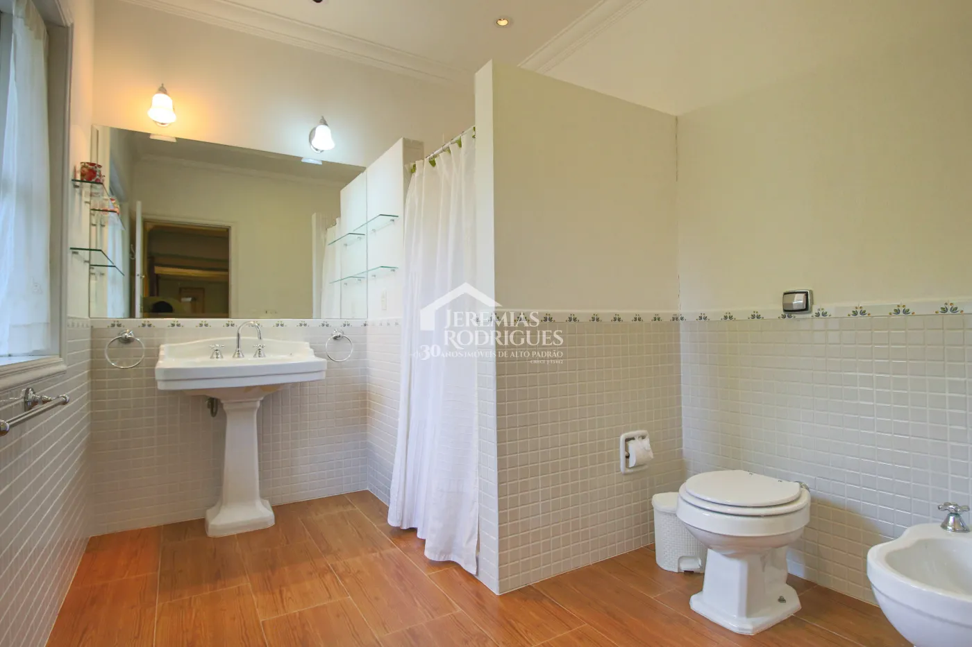 Sobrado com 6 suítes, 615 m² - Vila Inglesa - Campos do Jordão/SP.