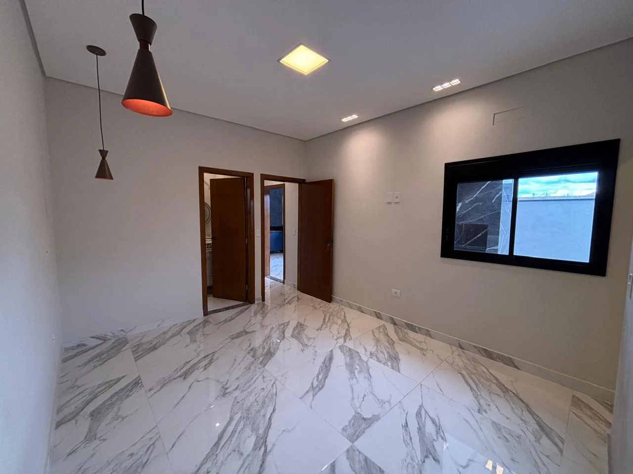 Casa alto padrão 120m² com jardim de inverno à venda no Bosque da Imperatriz – Pindamonhangaba/SP