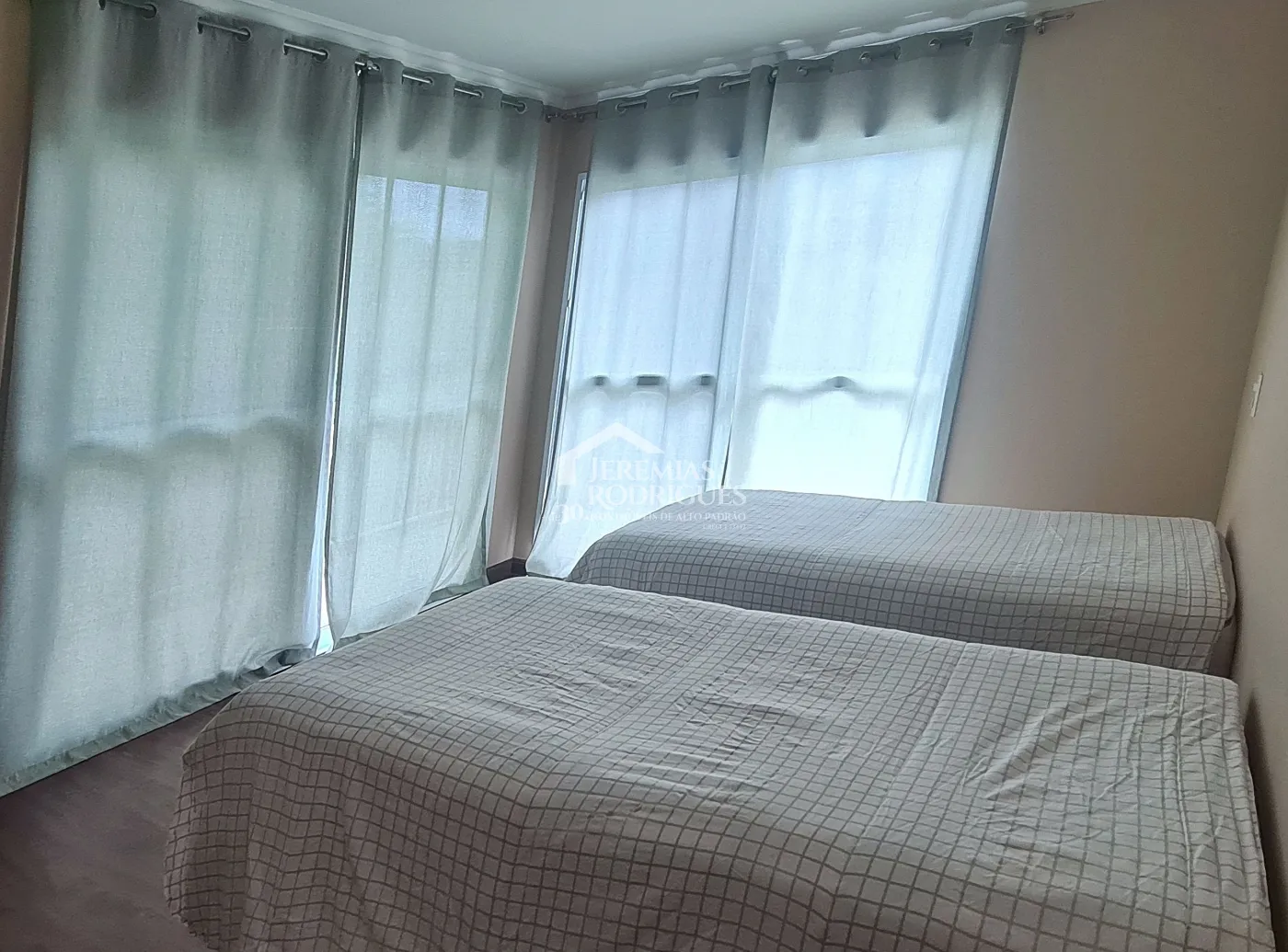 Casa para venda com 5 dormitórios no Condomínio Residencial Parque da Mantiqueira em Santo Antônio do Pinhal/SP