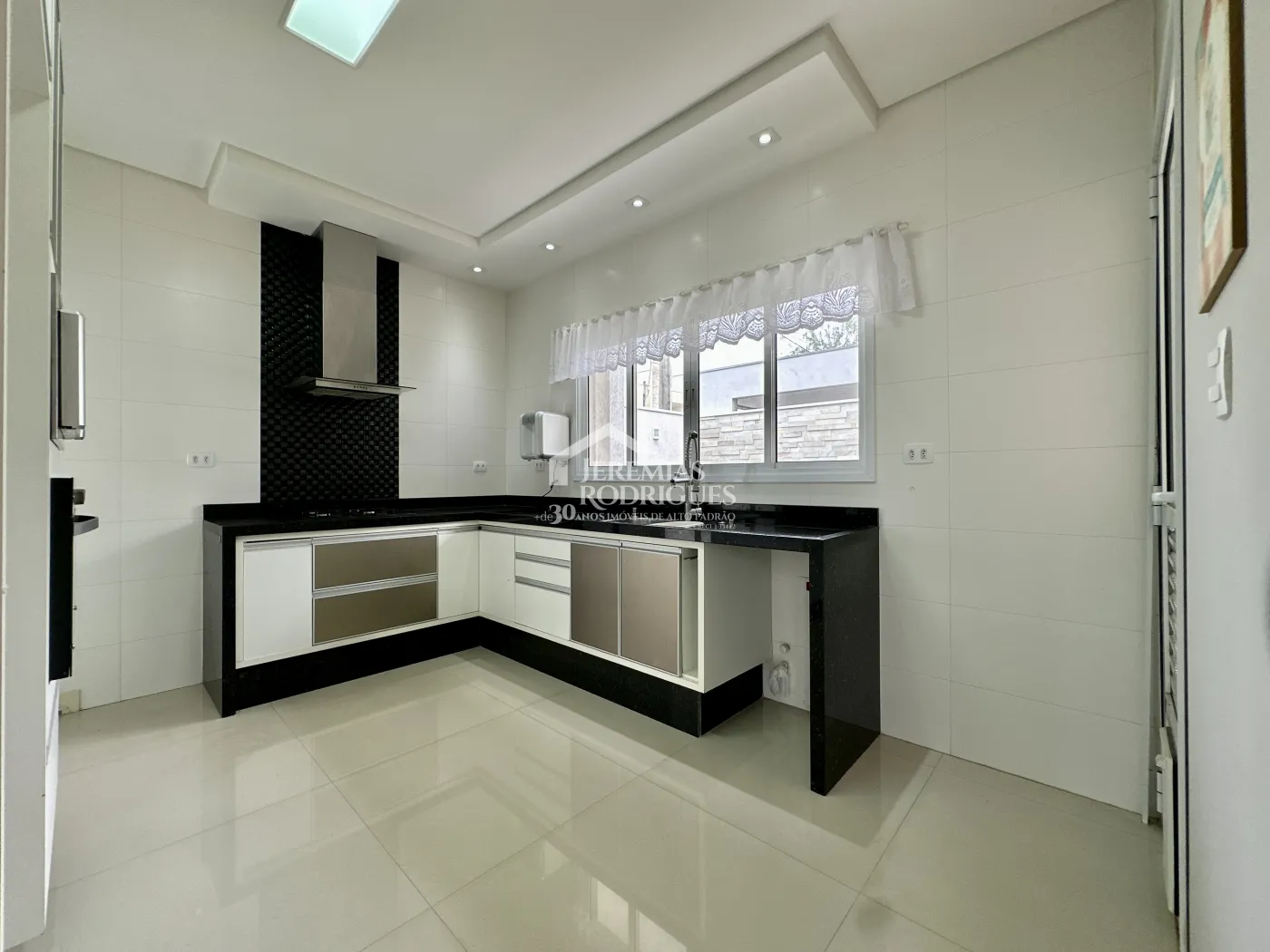 Casa com 3 dormitórios, 237 m² - Campos do Conde Chamboard - Tremembé/SP.