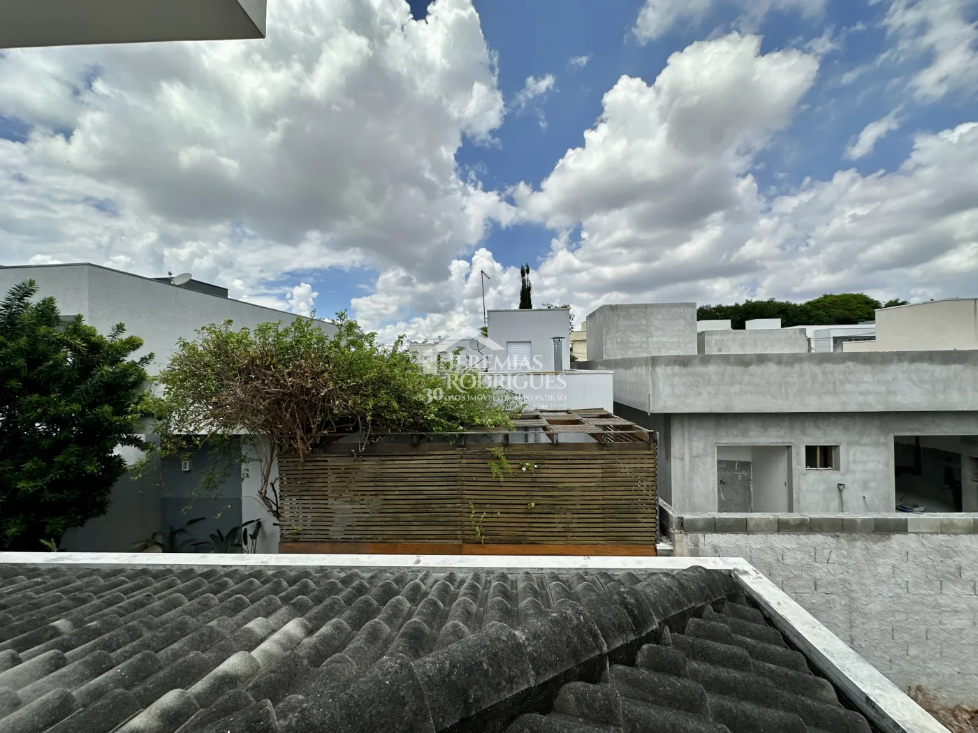 Casa para venda e locação com 4 suítes no Condomínio Campos do Conde II em Tremembé/SP