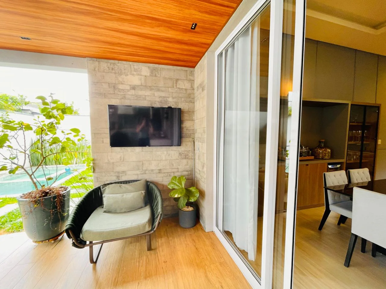 Casa à venda com 3 dormitórios no Condomínio Terras de San Marco em Taubaté/SP.