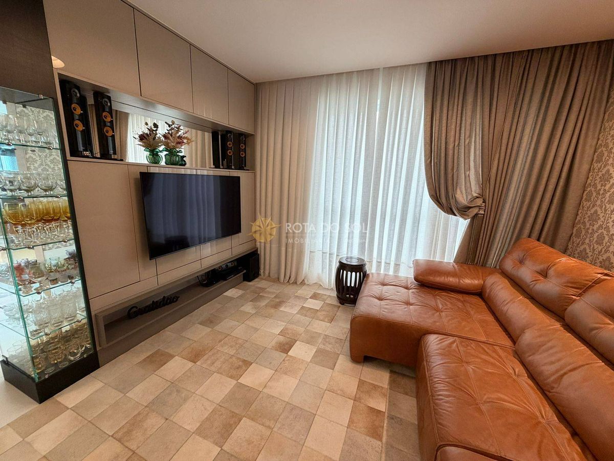 Apartamento Mobiliado 4 Suítes à Venda Meia Praia Itapema SC
