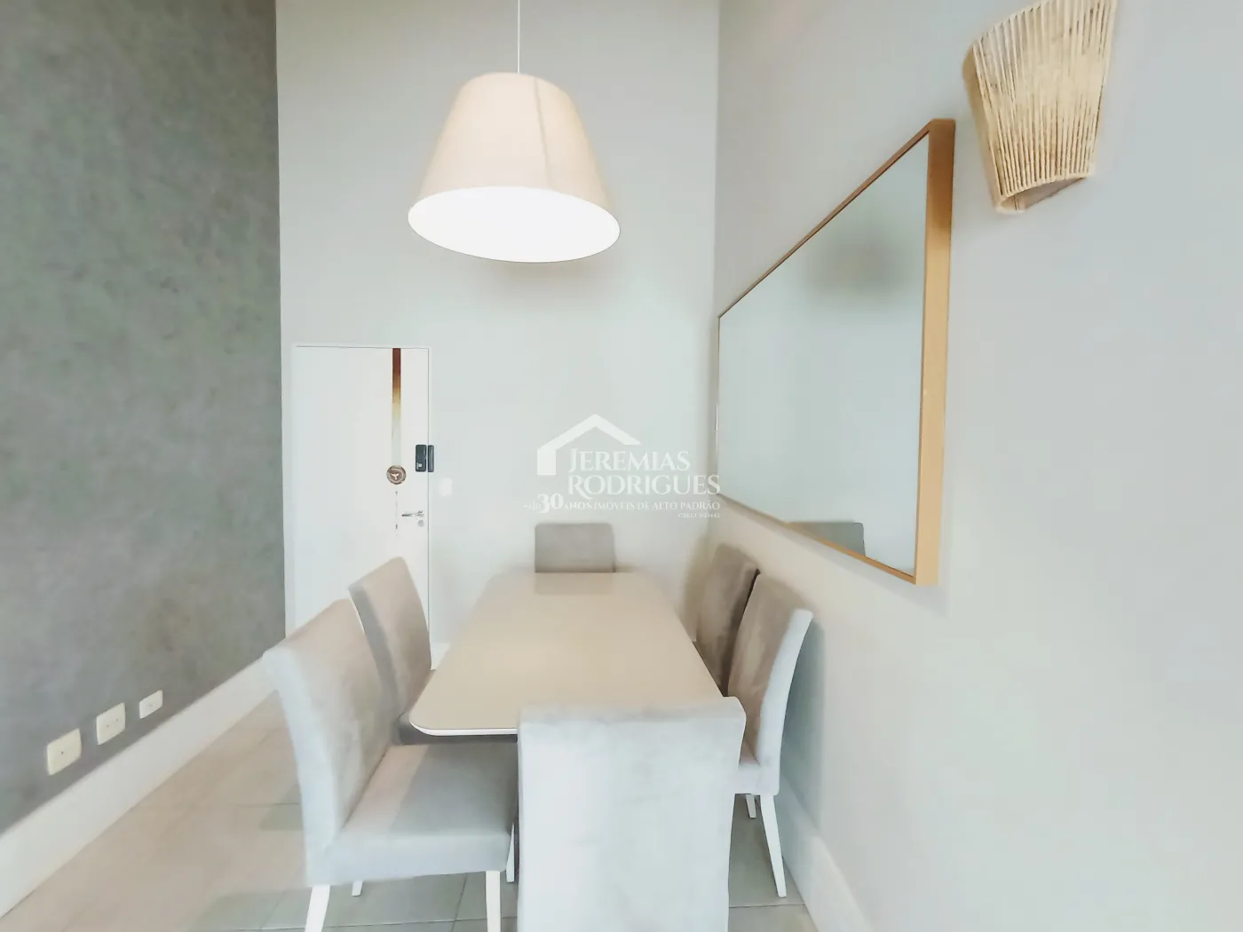 Apartamento duplex à venda com 3 dormitórios no Edifício Residencial Jabuticabeiras em Taubaté/SP