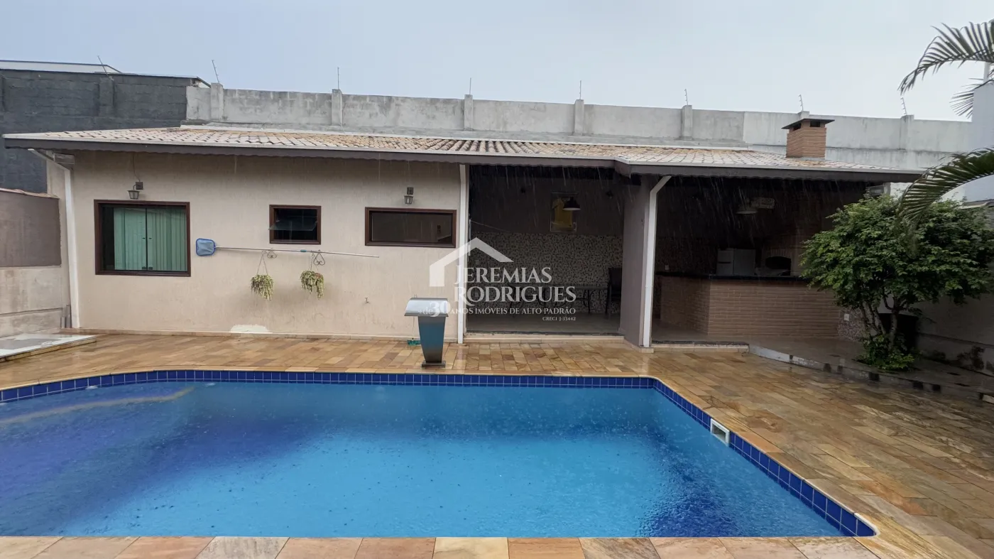 Casa para venda com 3 dormitórios no Condomínio Real Ville em Pindamonhangaba/SP